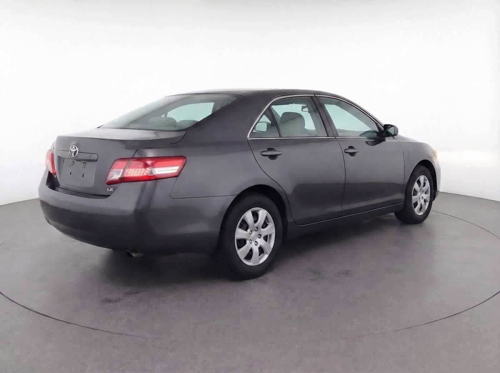 Thumbnail: 2011 Toyota Camry - 6