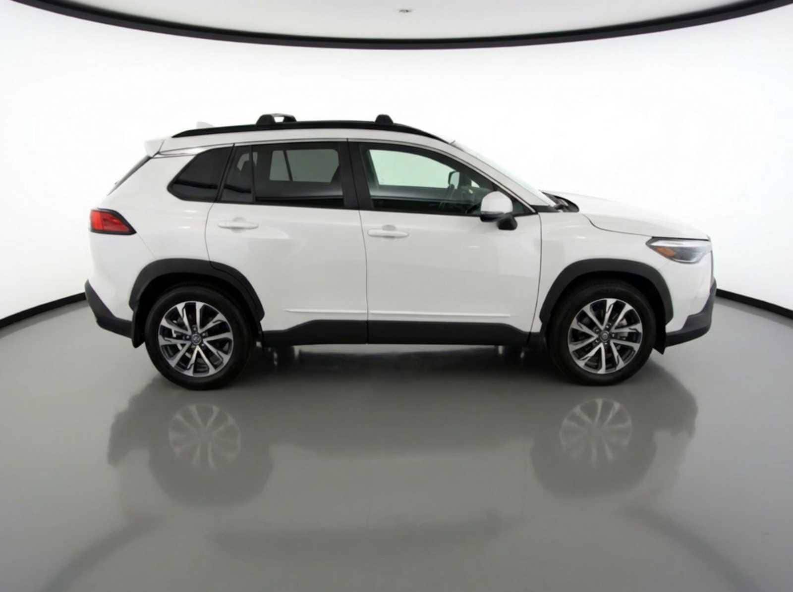 Thumbnail: 2023 Toyota Corolla Cross - 6