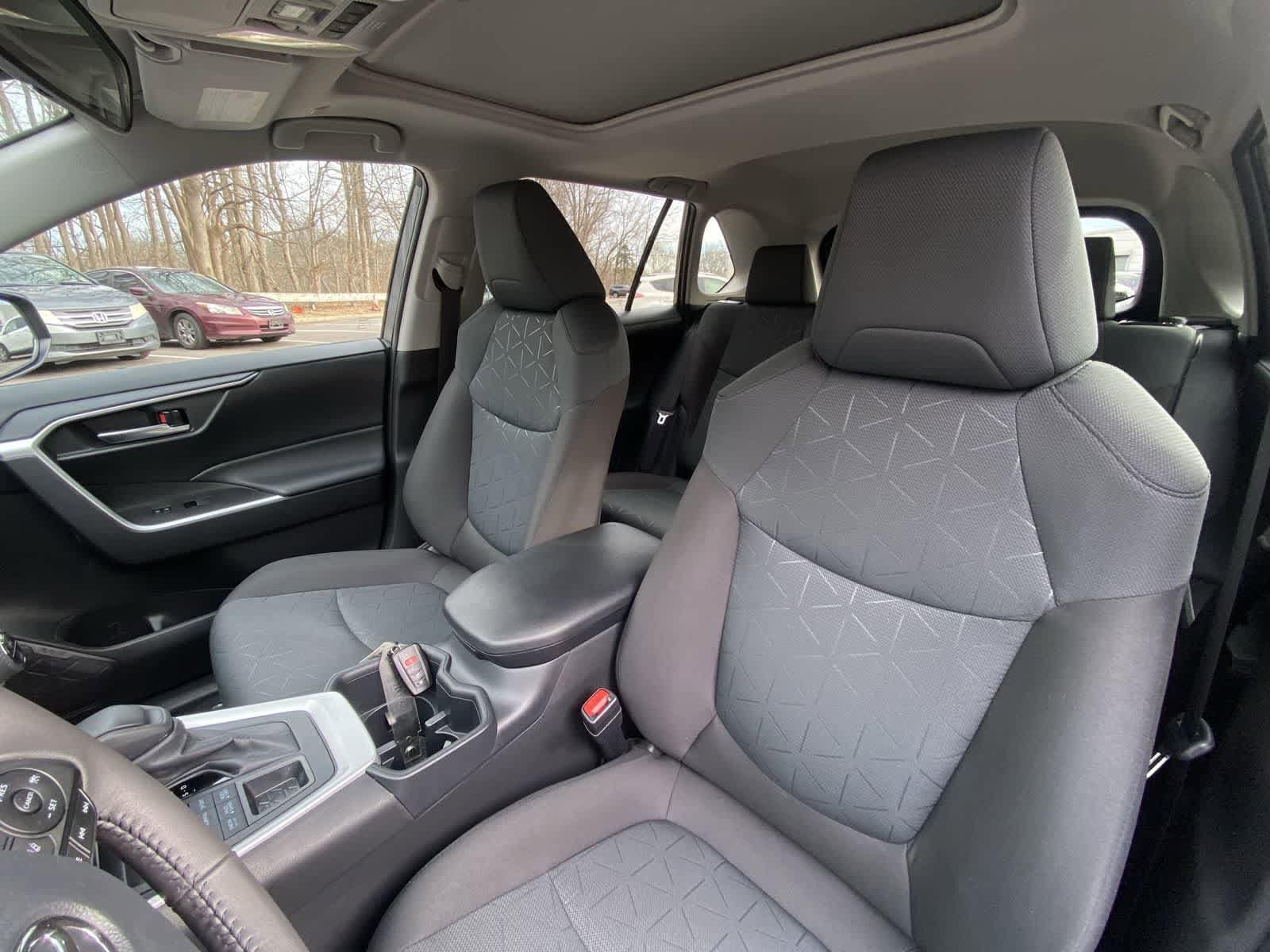 Thumbnail: 2025 Toyota RAV4 - 25