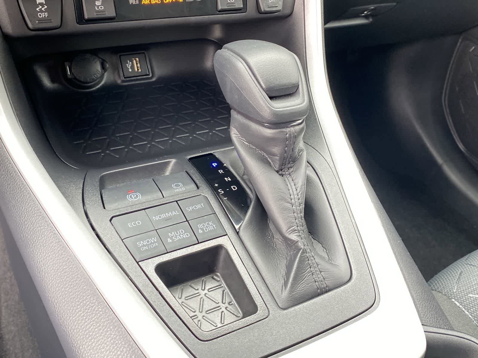 Thumbnail: 2025 Toyota RAV4 - 35