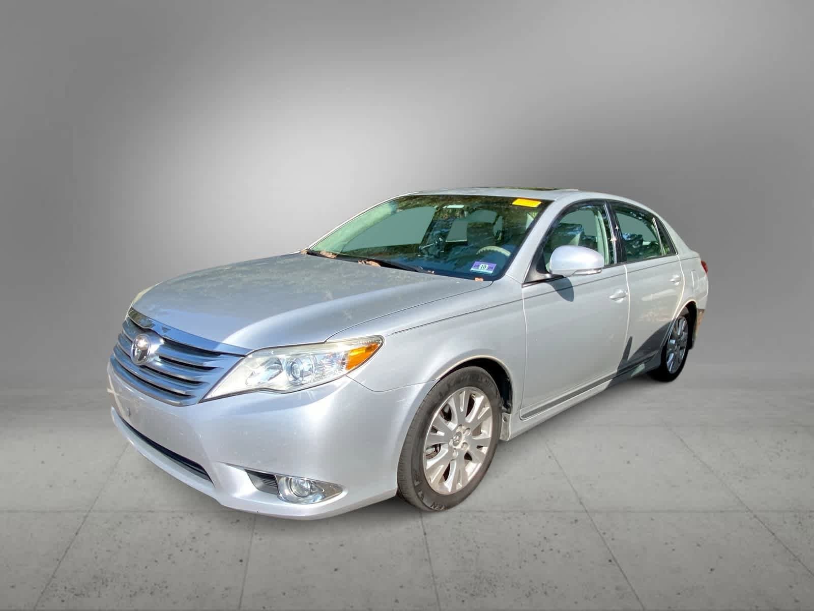 Thumbnail: 2011 Toyota Avalon - 1