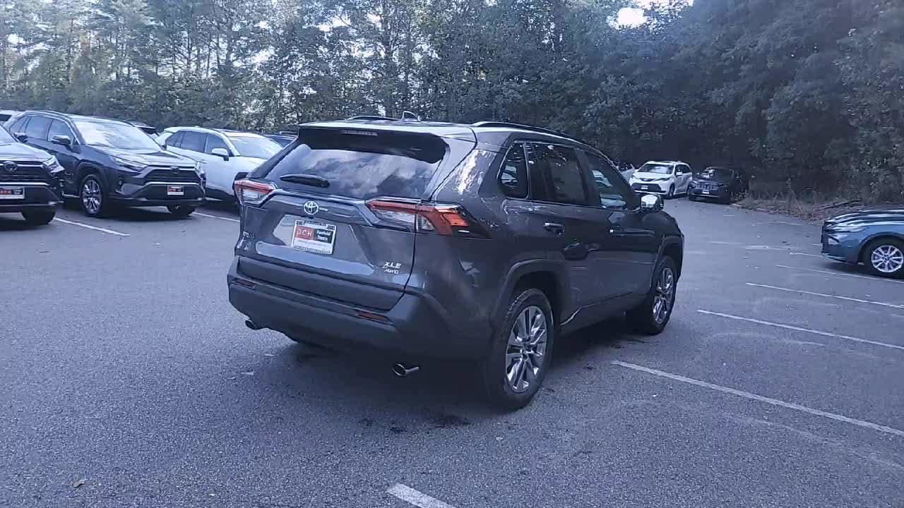 Thumbnail: 2025 Toyota RAV4 - 8