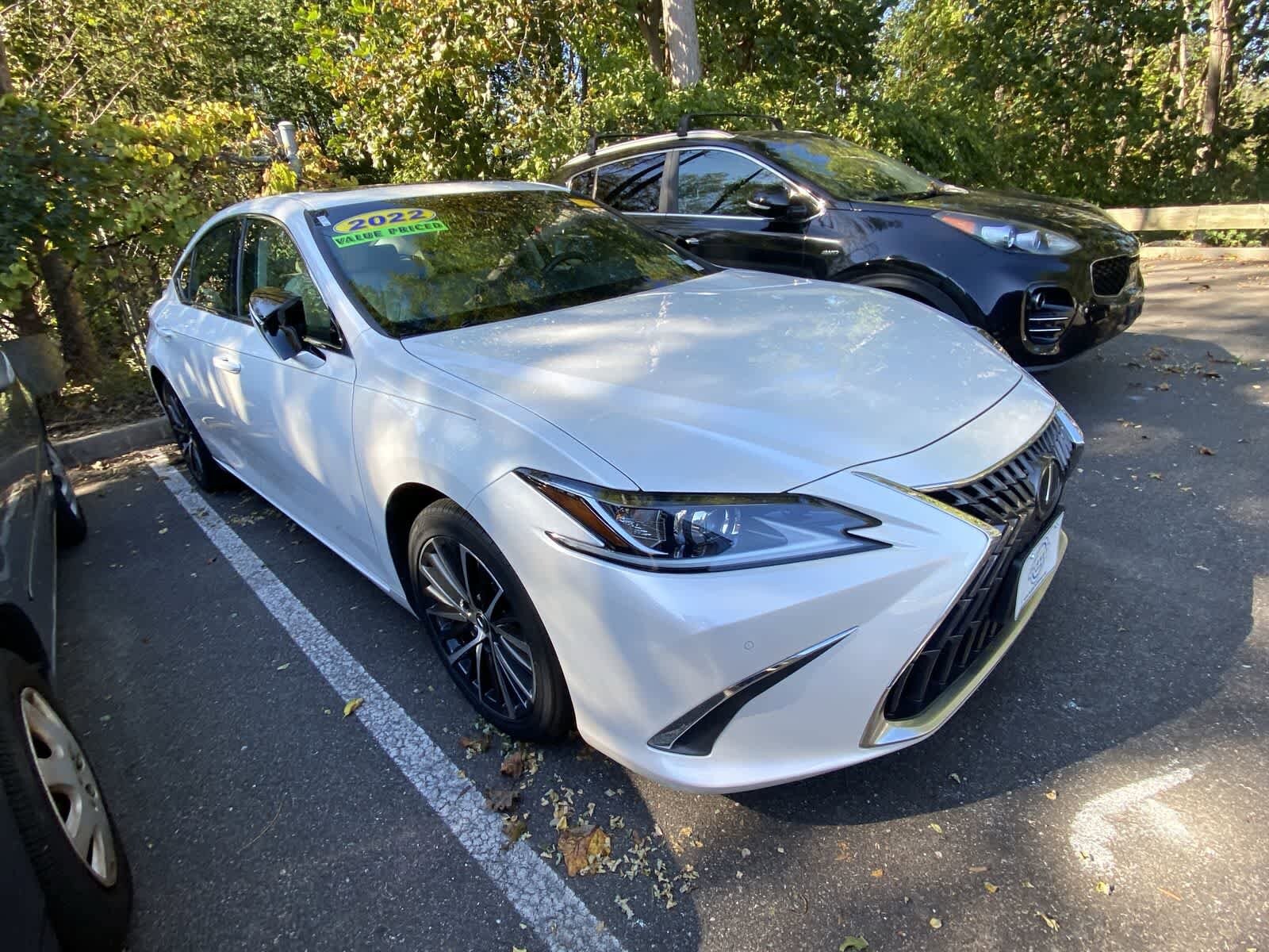 2022 Lexus ES Premium photo 3