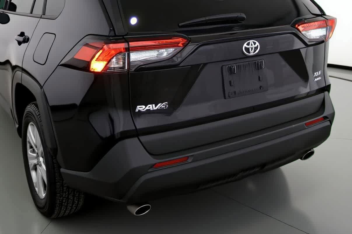 Thumbnail: 2024 Toyota RAV4 - 9
