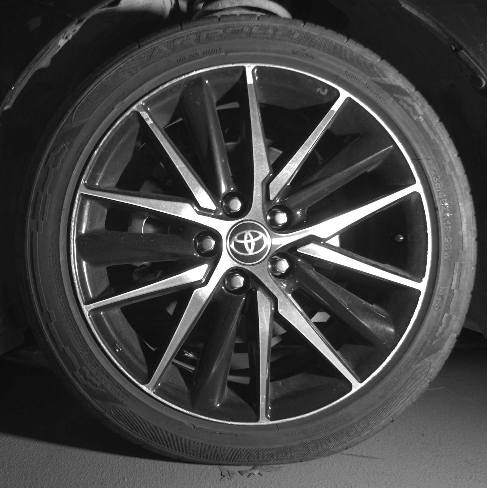 Thumbnail: 2023 Toyota Camry - 12