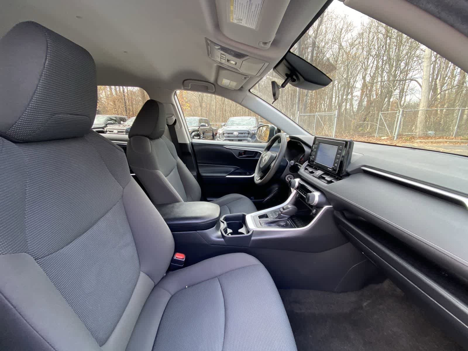 Thumbnail: 2020 Toyota RAV4 - 30