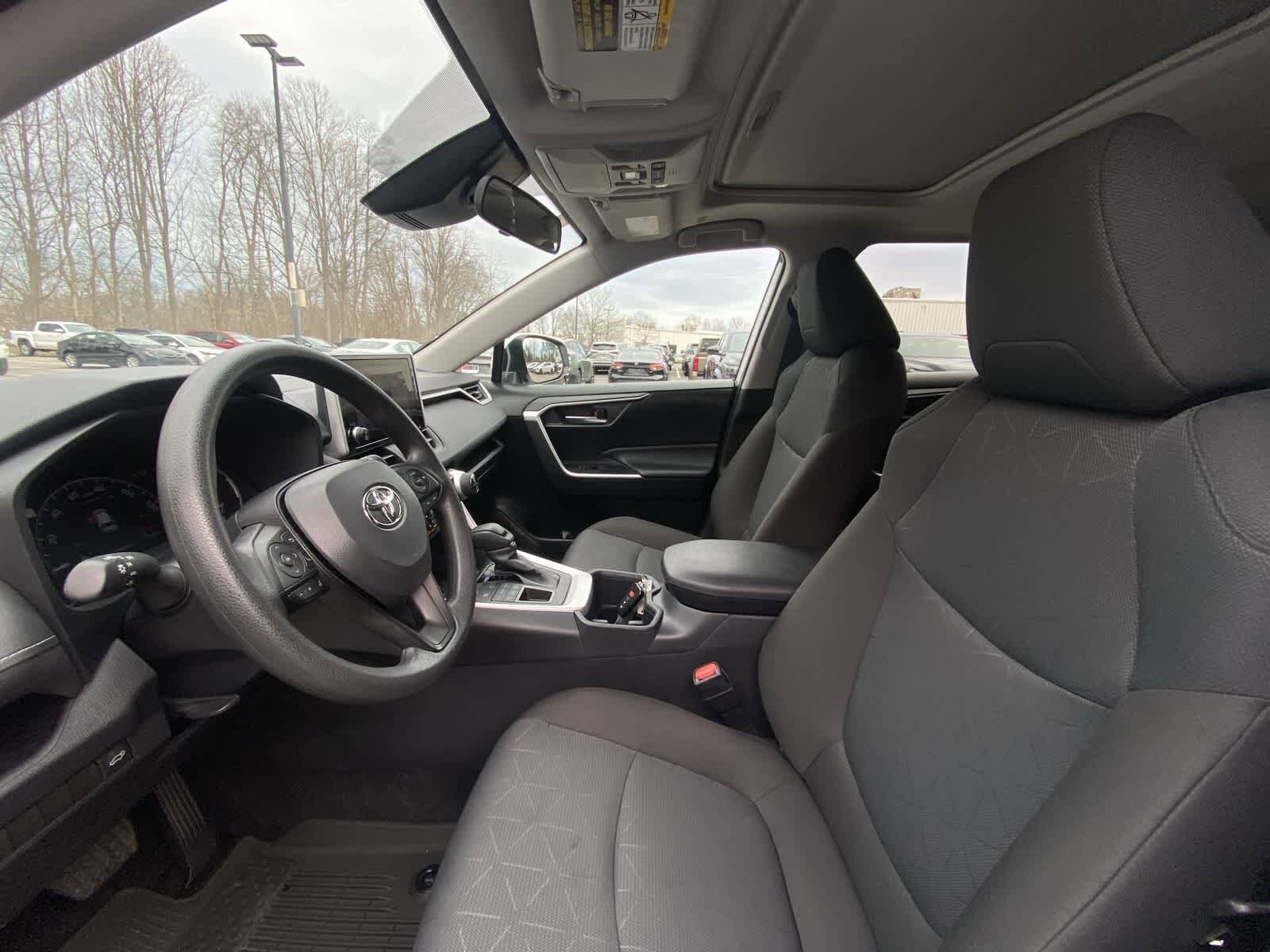 Thumbnail: 2025 Toyota RAV4 - 20