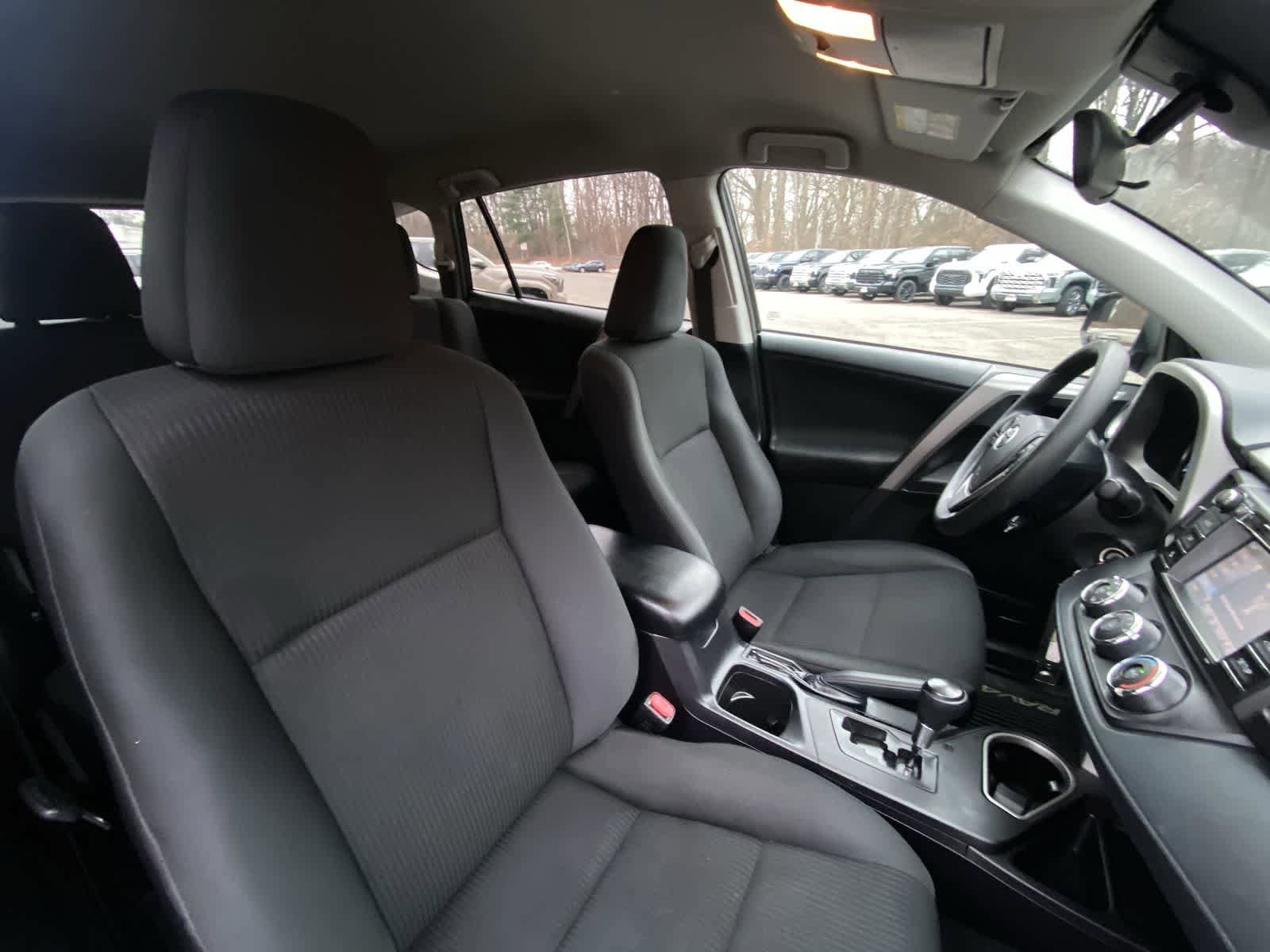 Thumbnail: 2018 Toyota RAV4 - 27