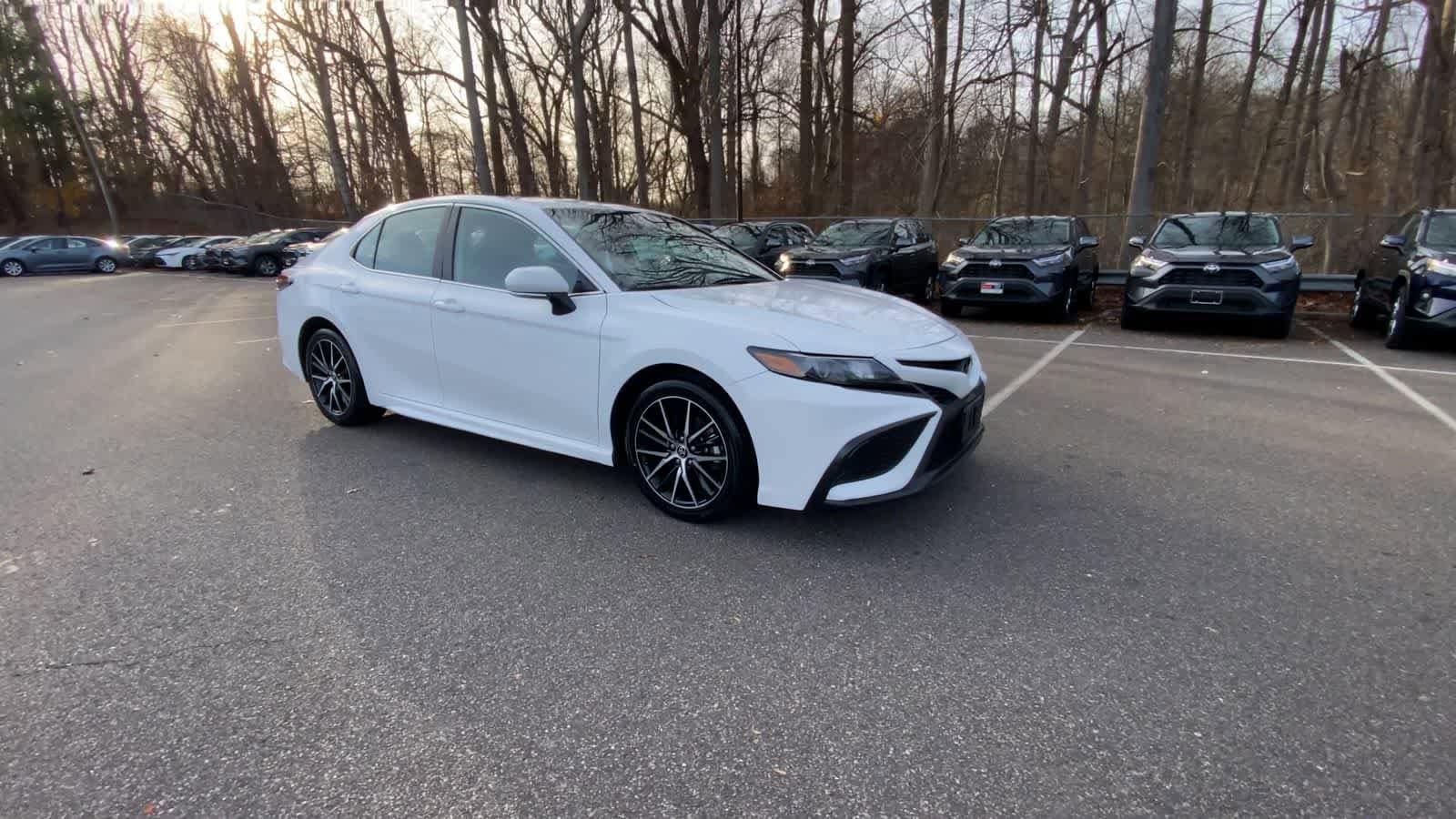 Thumbnail: 2023 Toyota Camry - 9