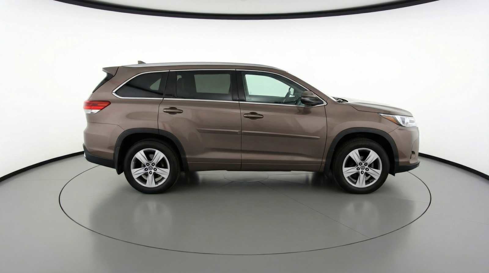 Thumbnail: 2017 Toyota Highlander - 7