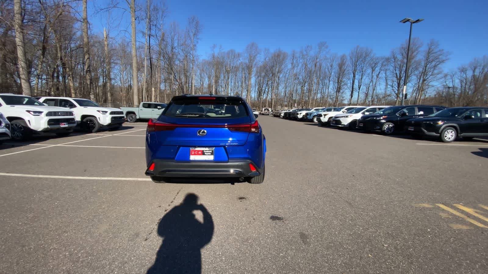 Thumbnail: 2023 Lexus UX - 12