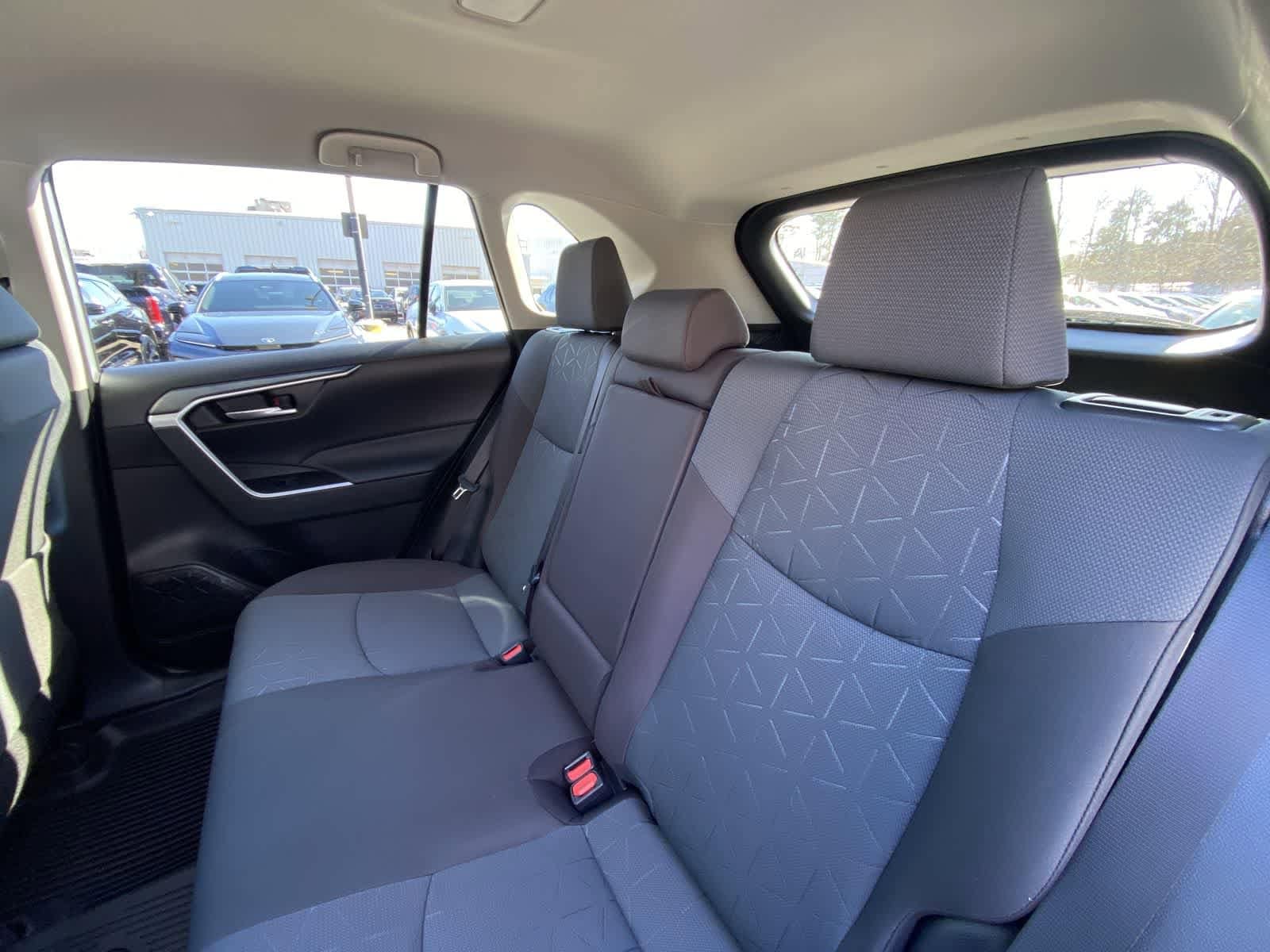 Thumbnail: 2025 Toyota RAV4 - 30