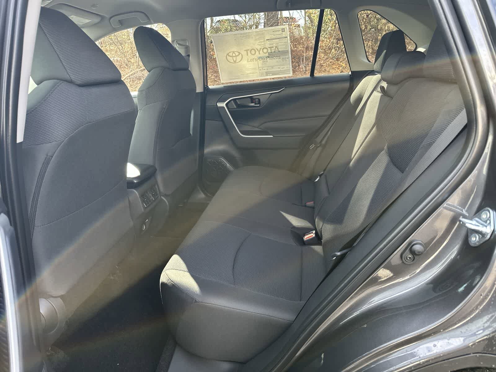 Thumbnail: 2025 Toyota RAV4 - 24