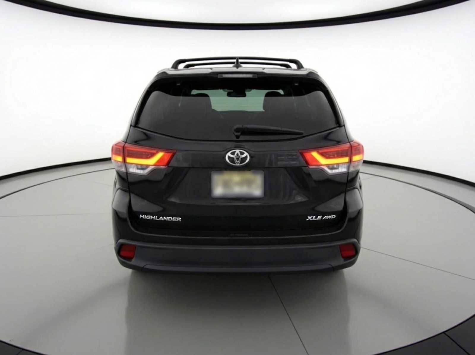 Thumbnail: 2019 Toyota Highlander - 6
