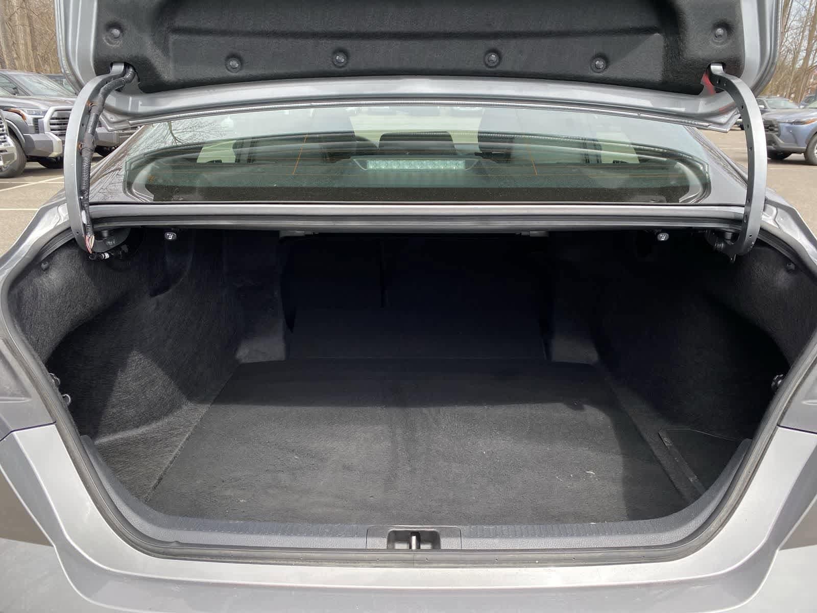 Thumbnail: 2025 Toyota Camry - 10