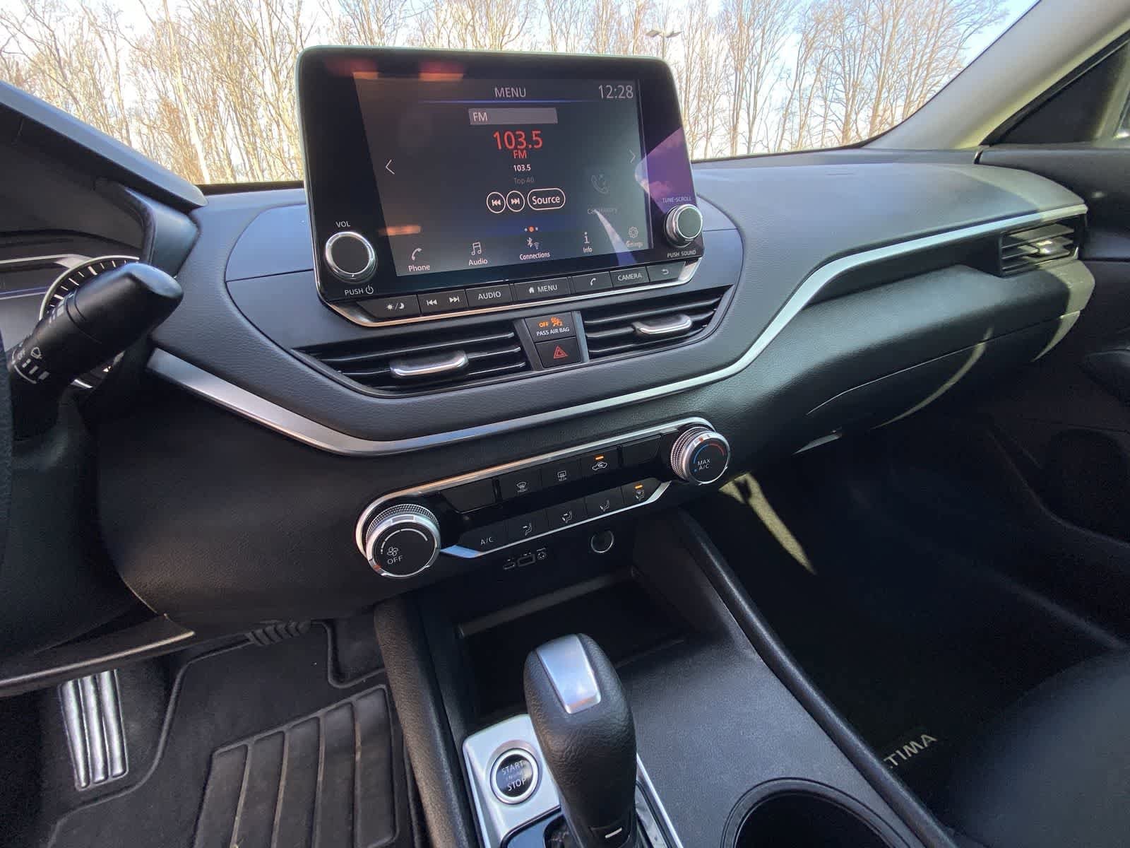 Thumbnail: 2019 Nissan Altima - 19