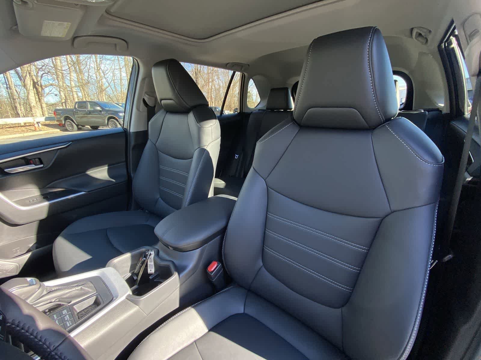 Thumbnail: 2025 Toyota RAV4 - 23