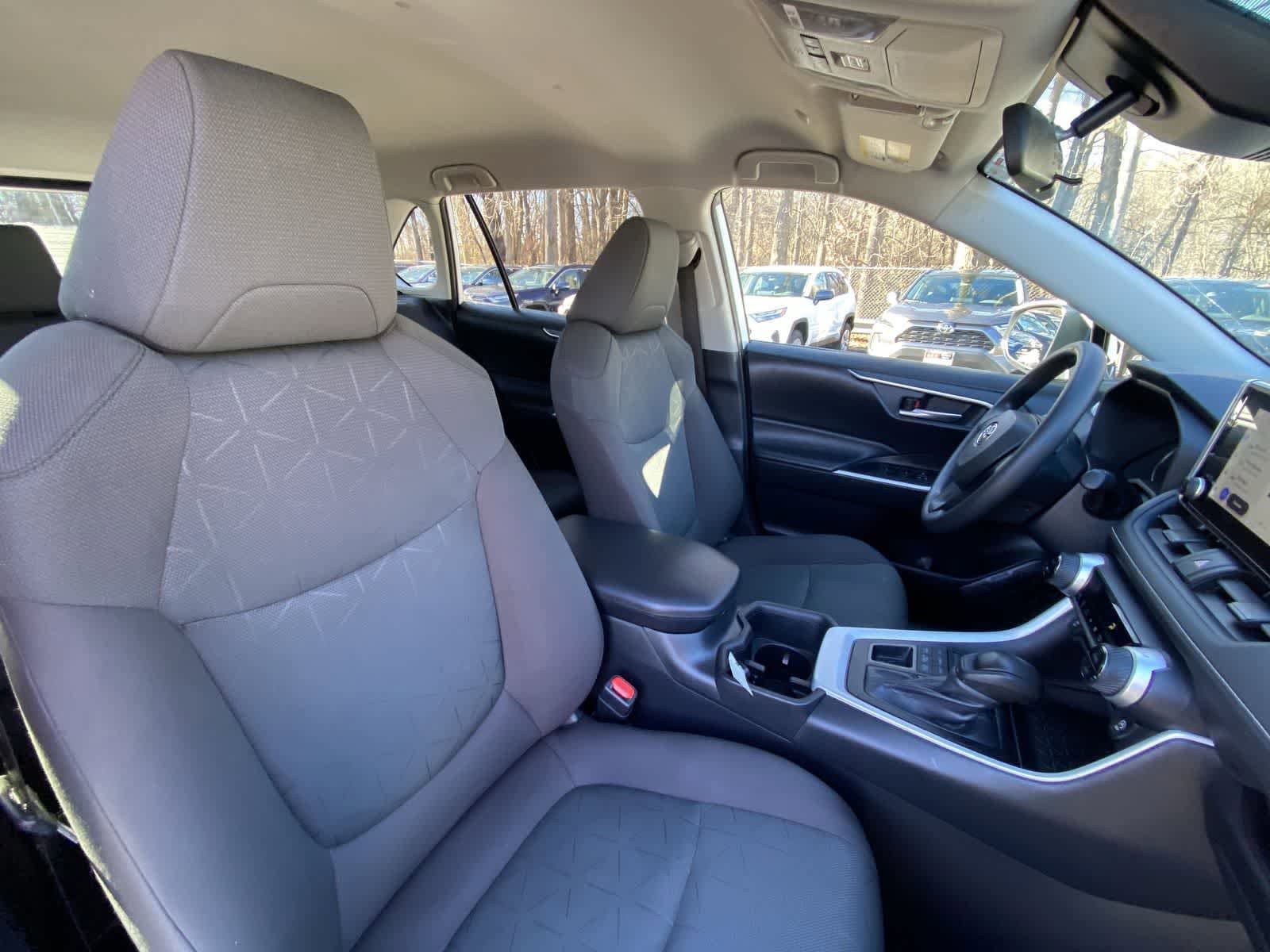 Thumbnail: 2024 Toyota RAV4 - 29