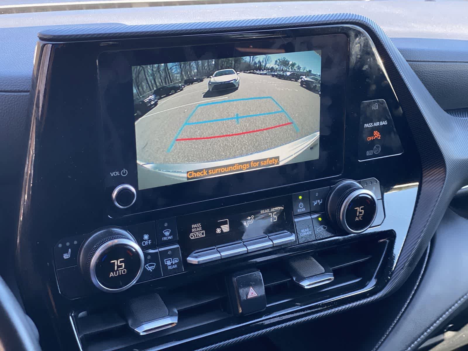 Thumbnail: 2025 Toyota Highlander - 30