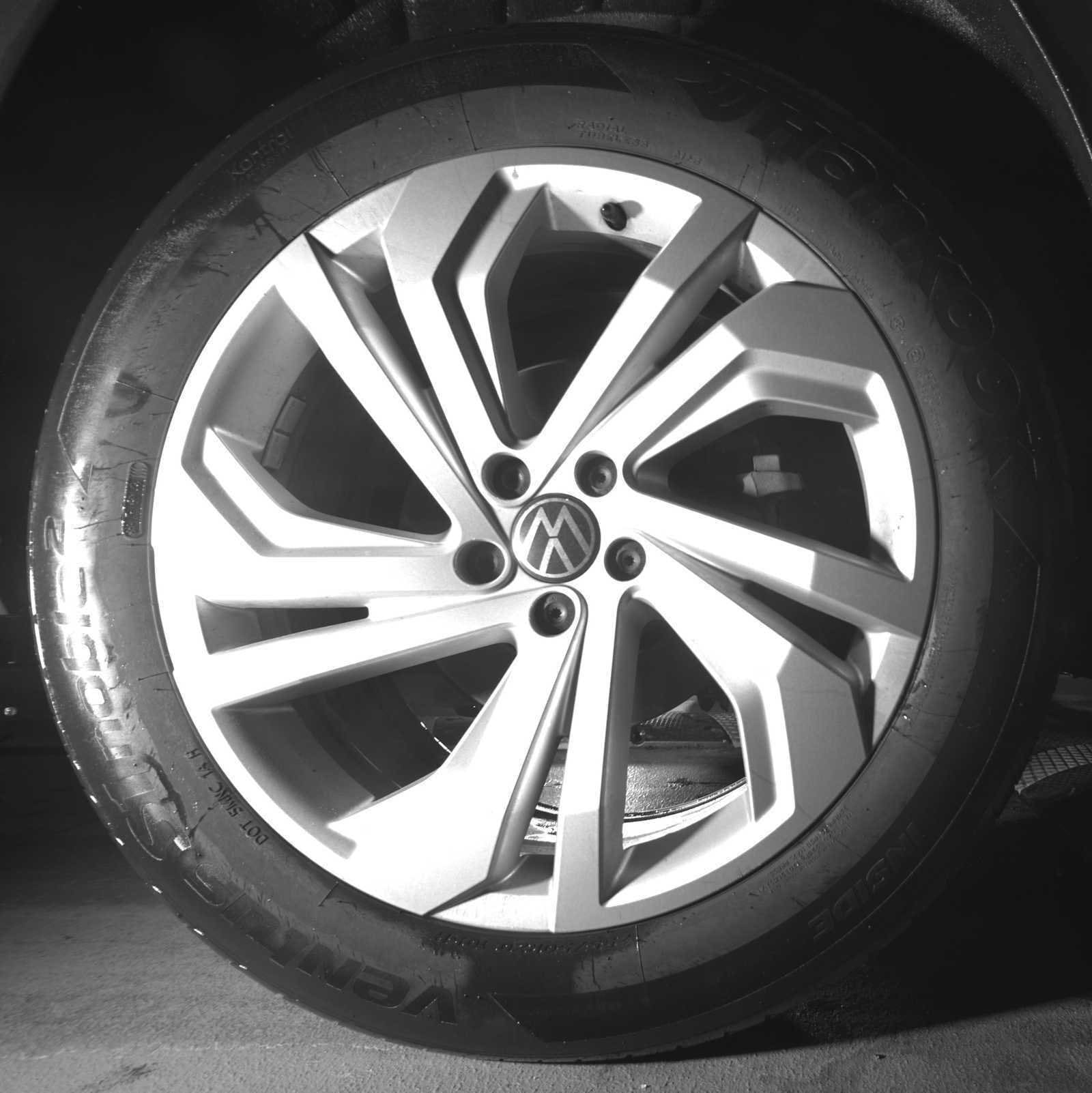 Thumbnail: 2021 Volkswagen Atlas - 21