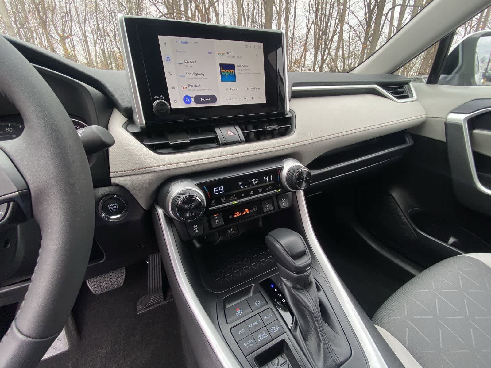 Thumbnail: 2025 Toyota RAV4 - 20