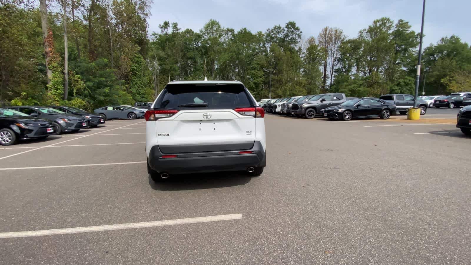 Thumbnail: 2022 Toyota RAV4 - 7