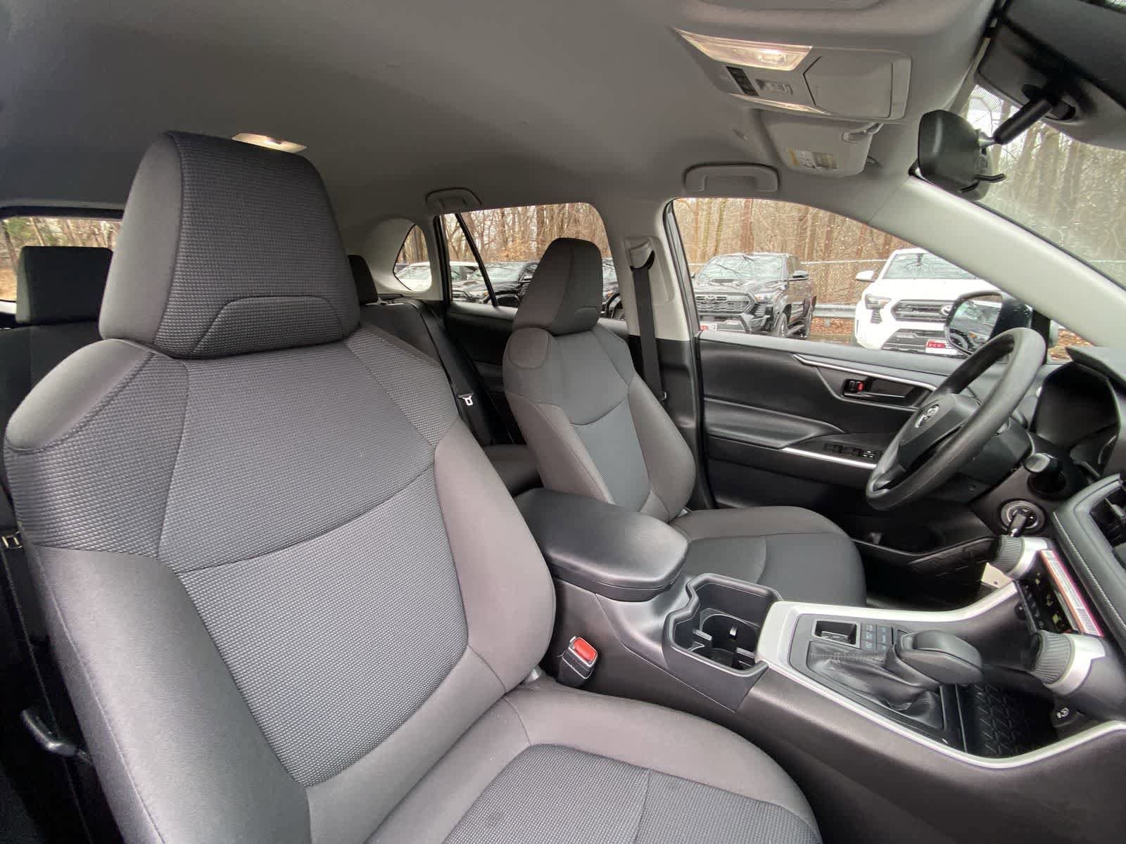 Thumbnail: 2025 Toyota RAV4 - 29