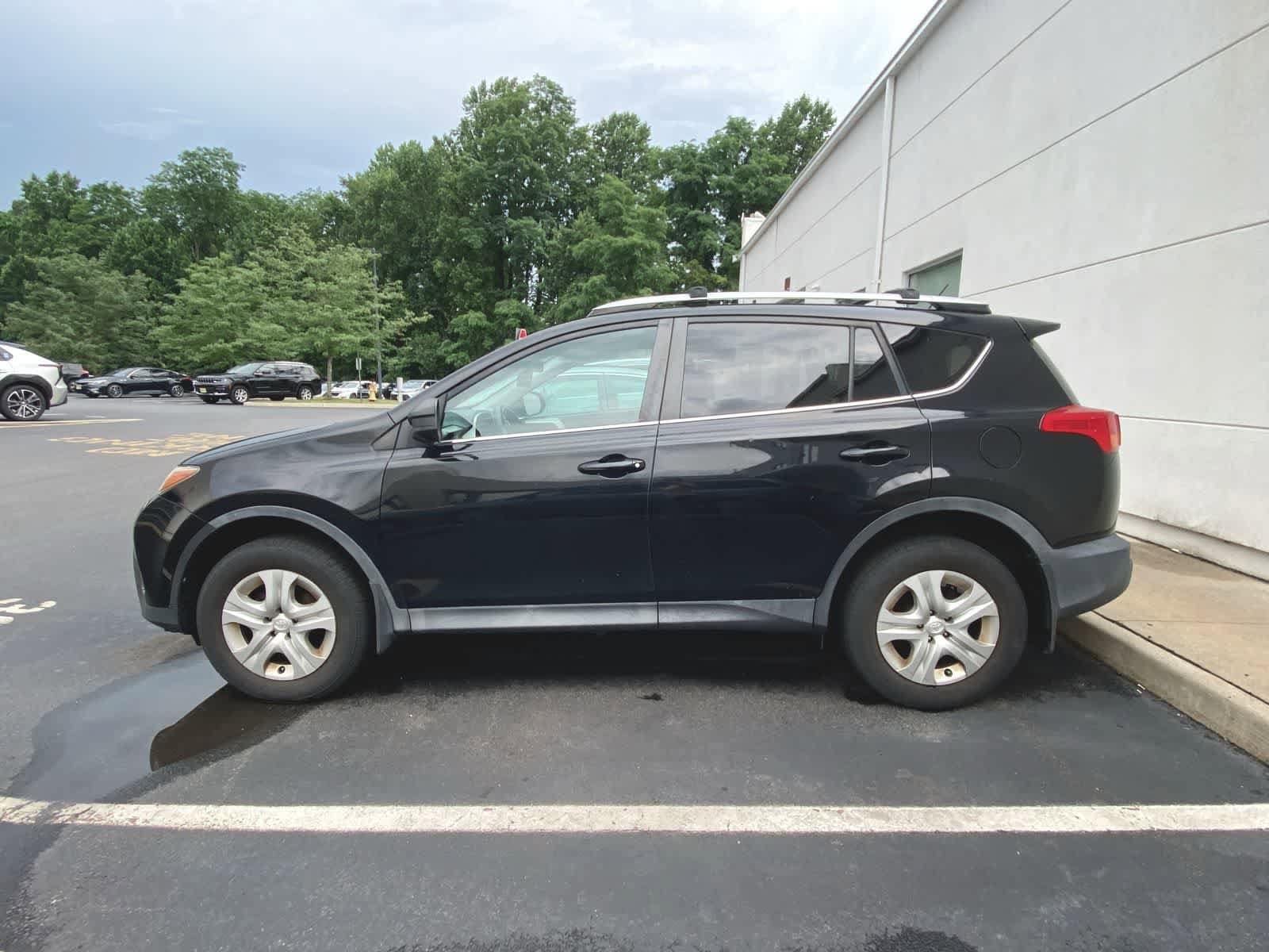Thumbnail: 2014 Toyota RAV4 - 10