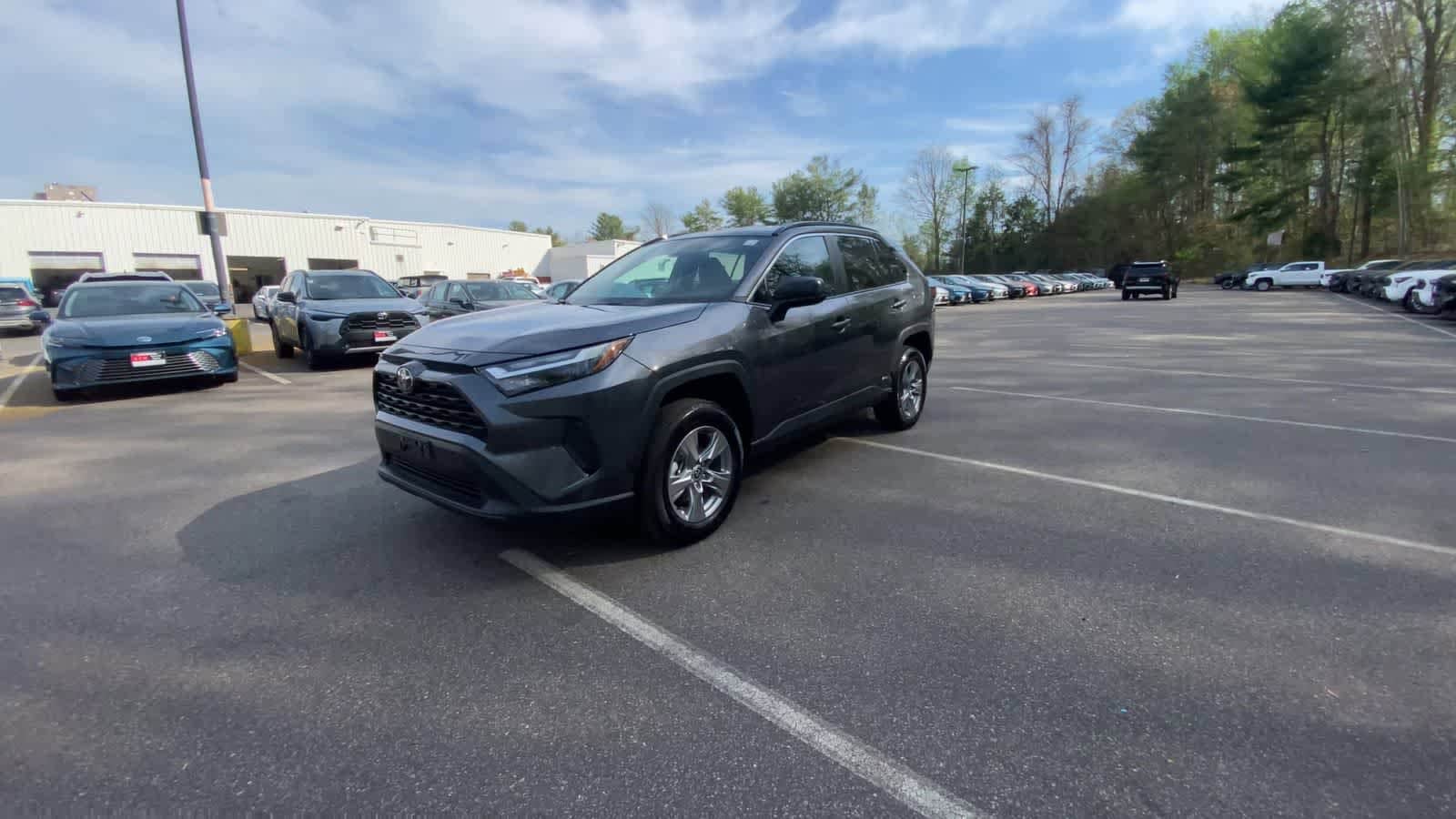 Thumbnail: 2025 Toyota RAV4 - 8