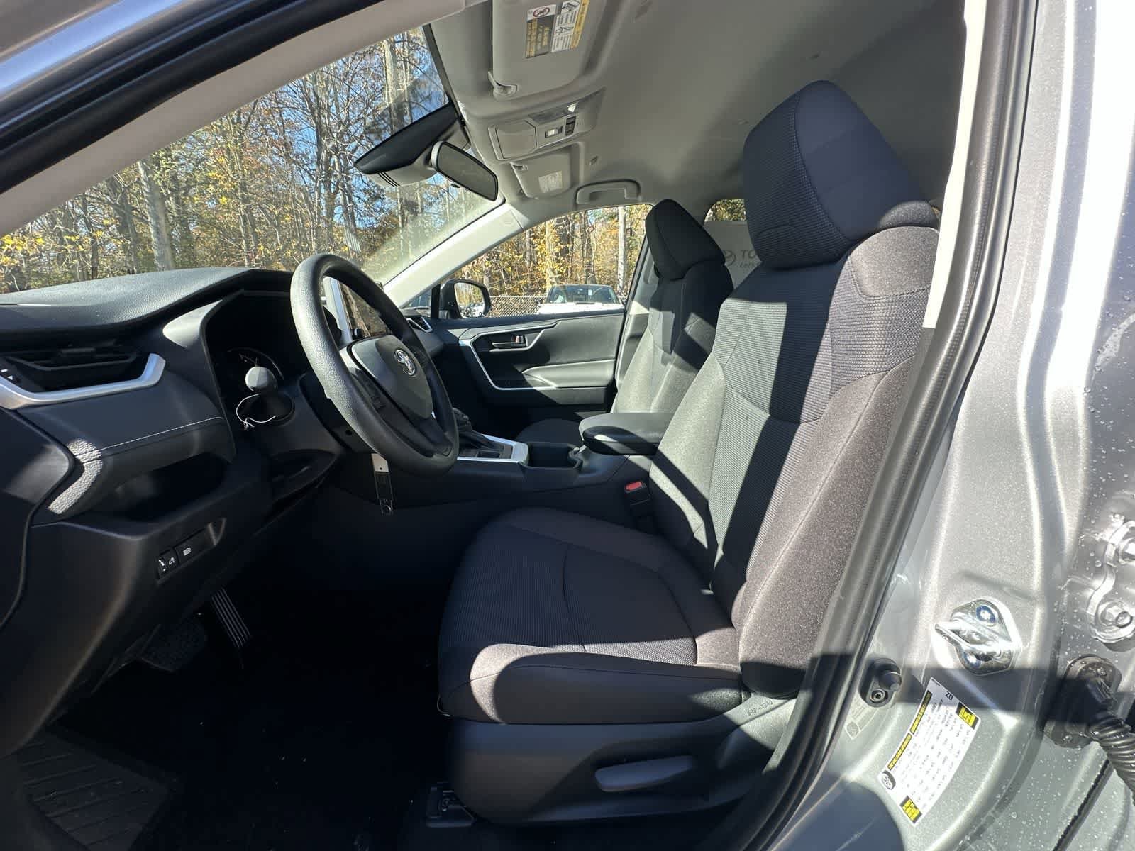 Thumbnail: 2025 Toyota RAV4 - 23