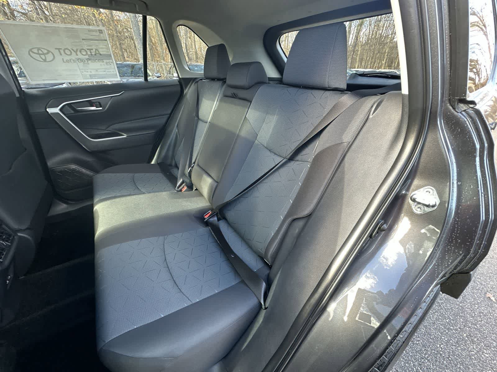 Thumbnail: 2025 Toyota RAV4 - 28