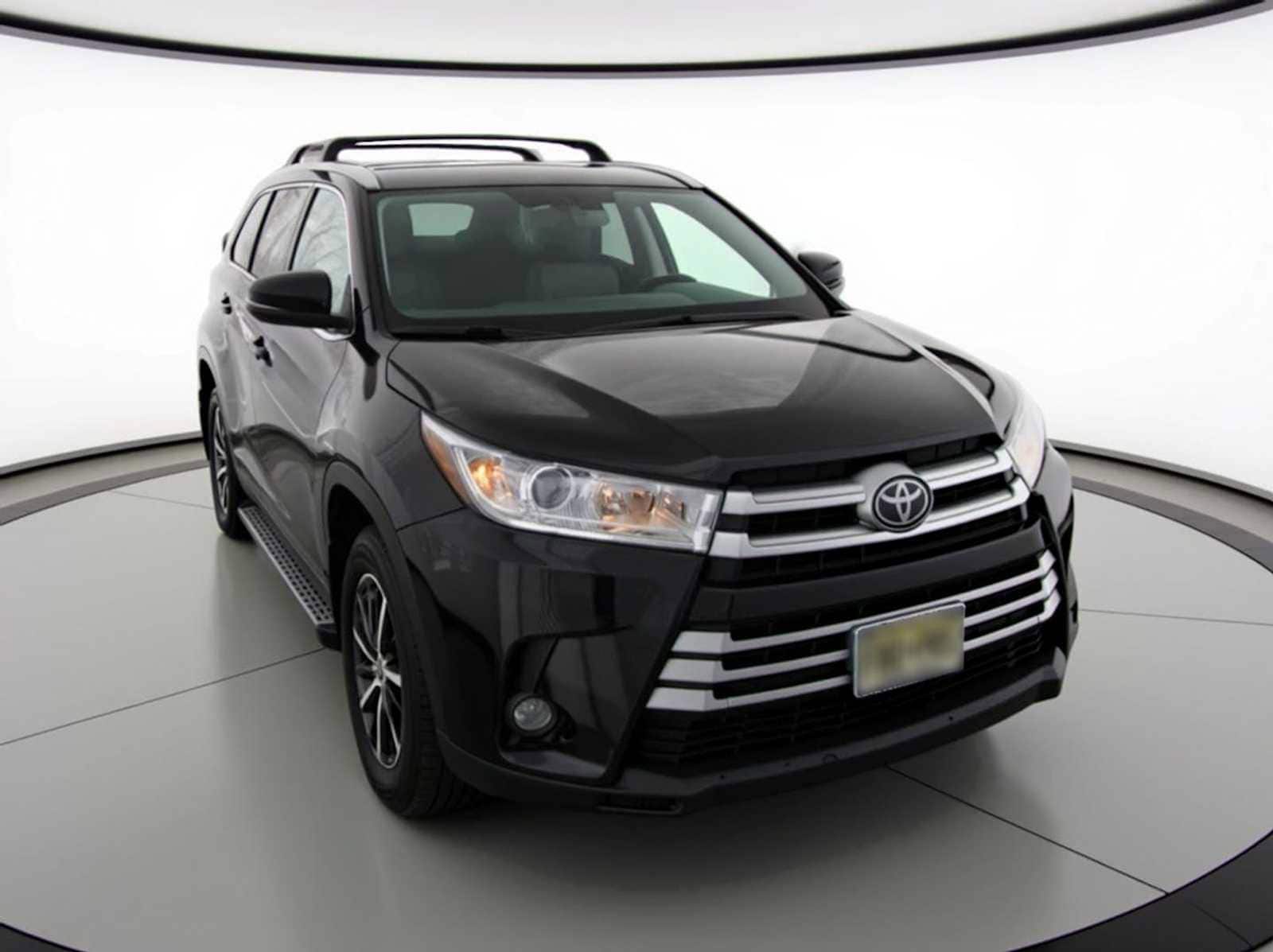 Thumbnail: 2019 Toyota Highlander - 3