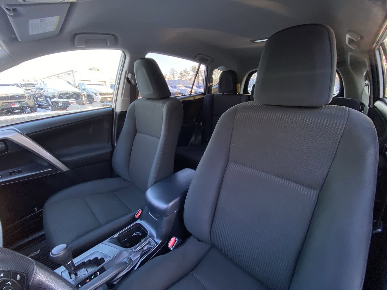 Thumbnail: 2018 Toyota RAV4 - 23