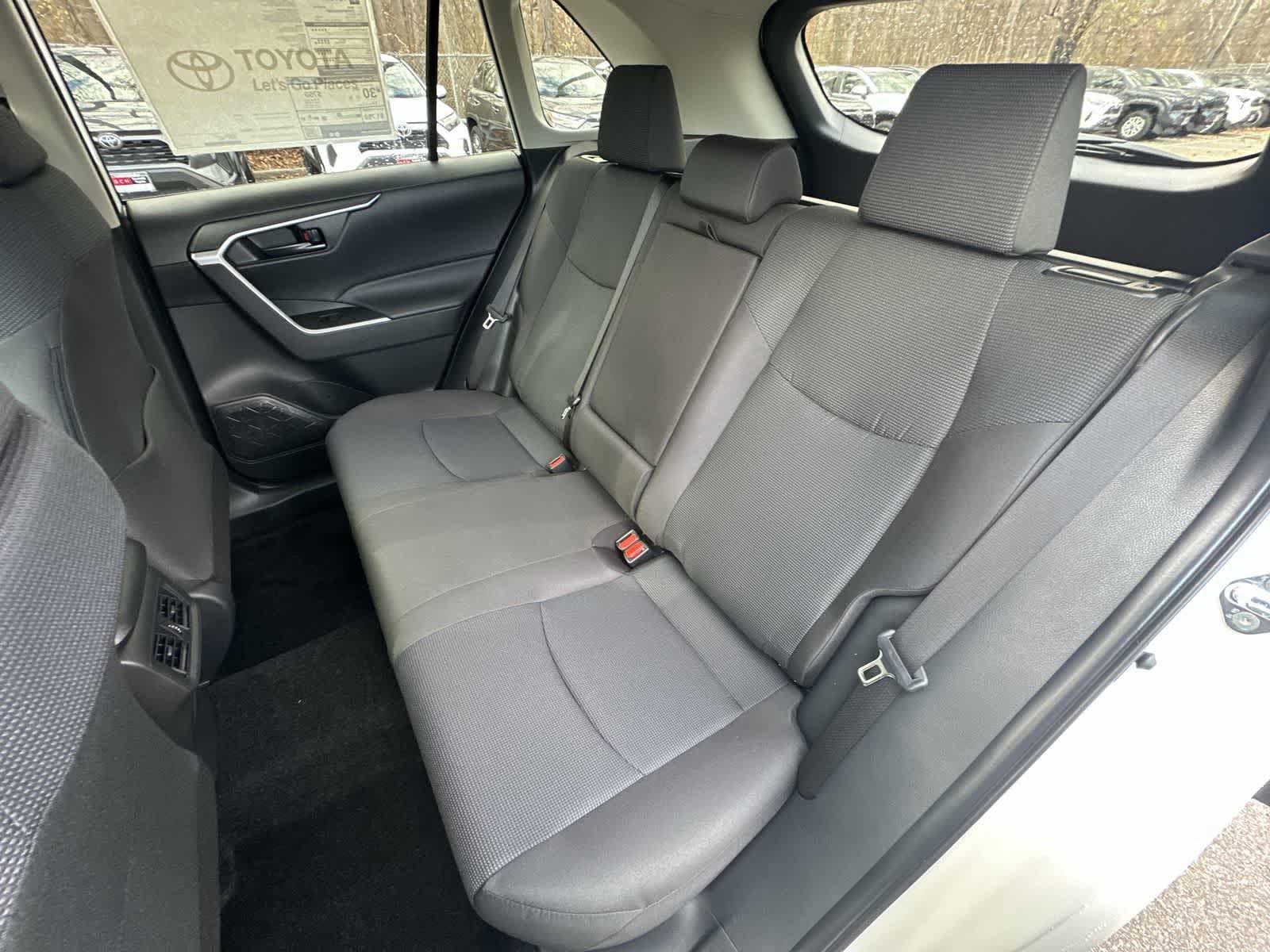 Thumbnail: 2025 Toyota RAV4 - 25