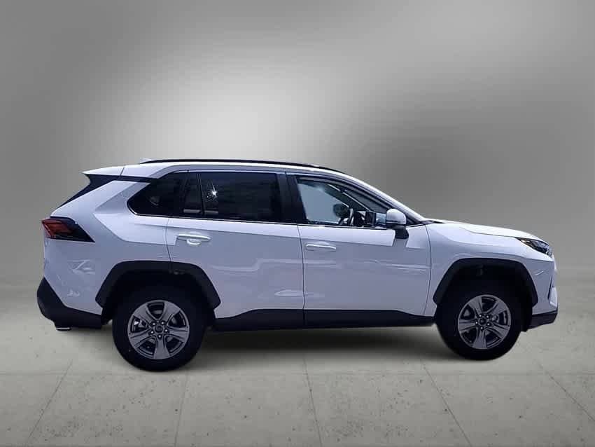 2025 Toyota RAV4 XLE 9