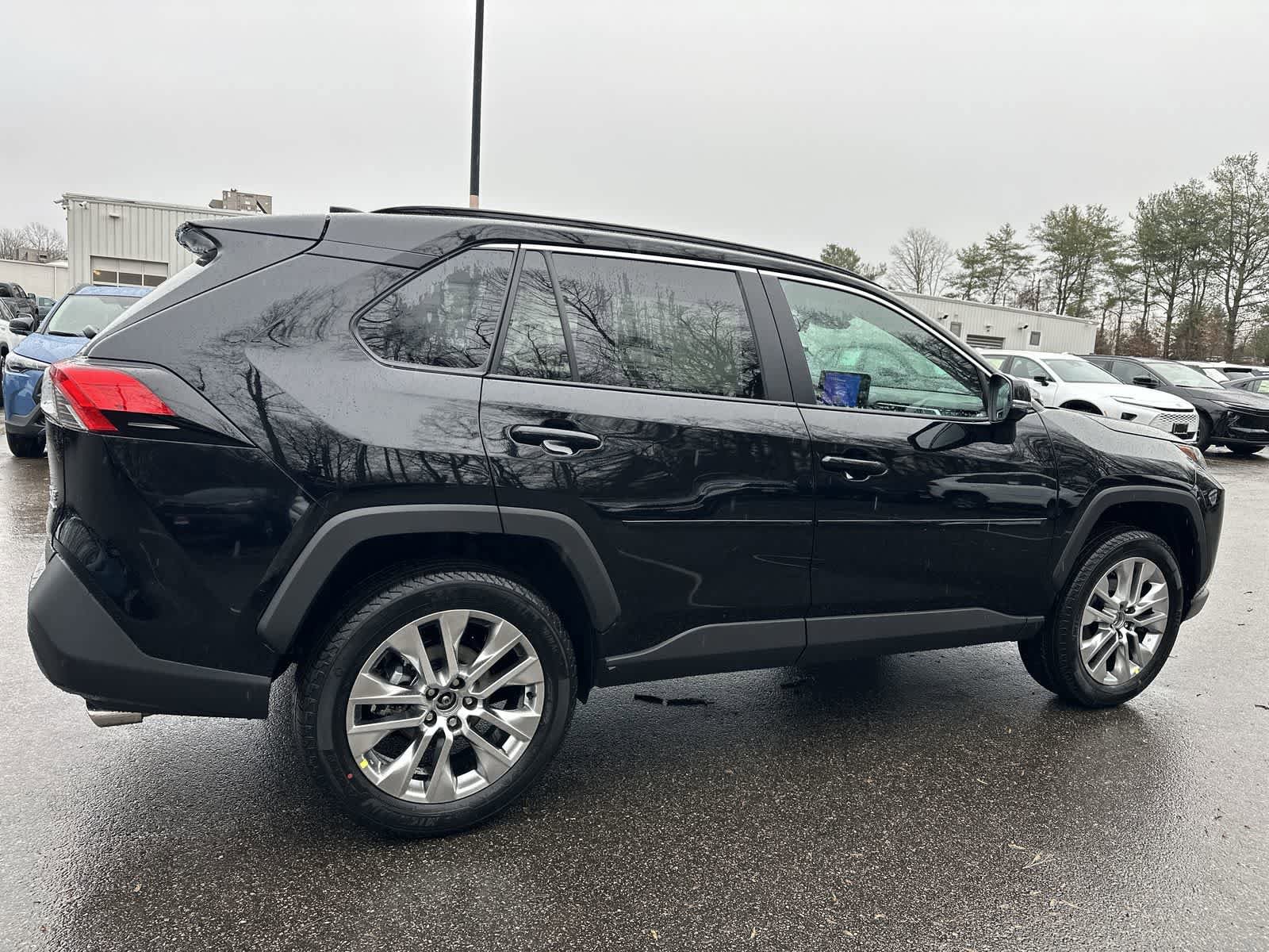 Thumbnail: 2025 Toyota RAV4 - 19