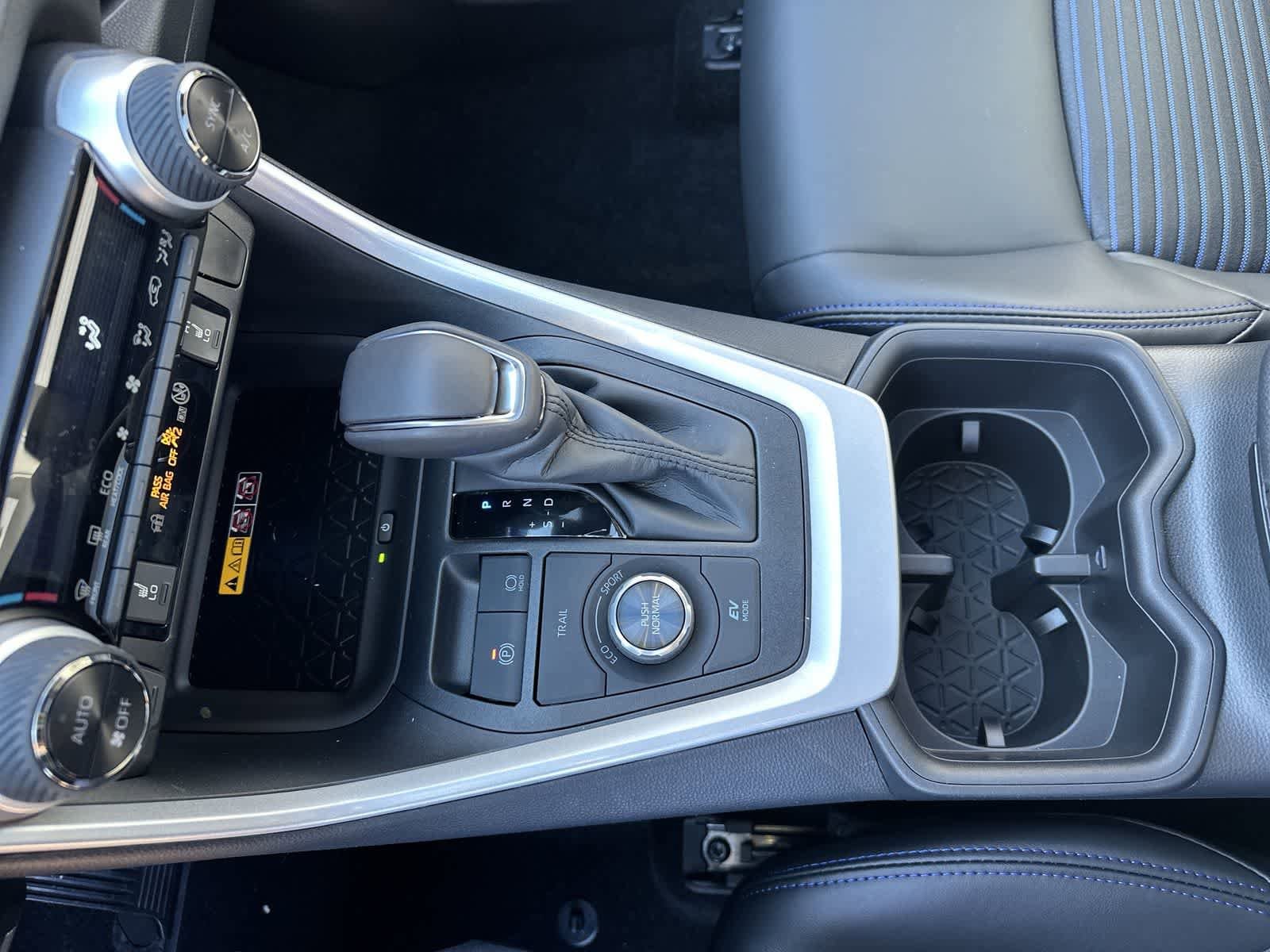 Thumbnail: 2025 Toyota RAV4 - 29