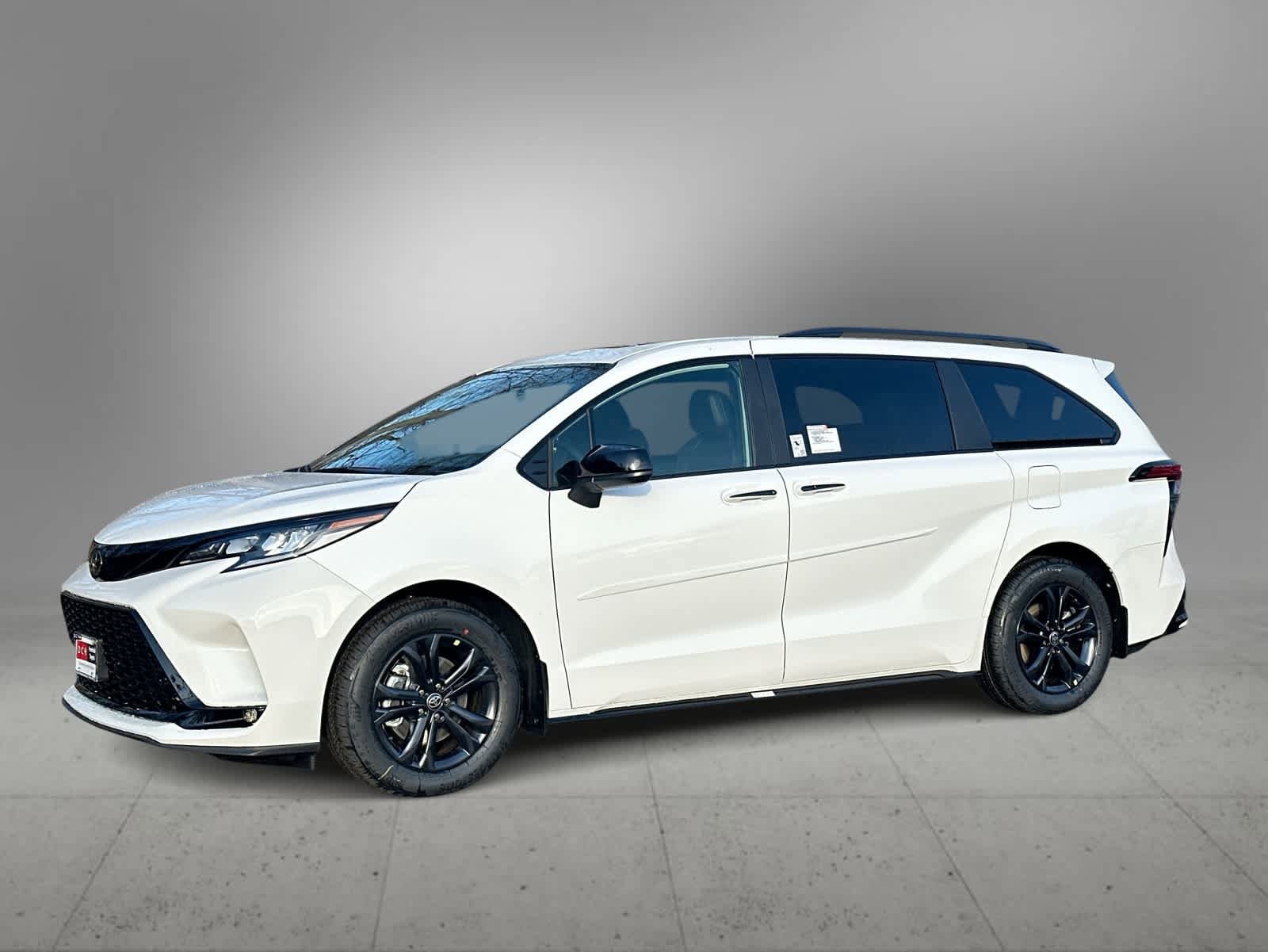 Thumbnail: 2026 Toyota Sienna - 1