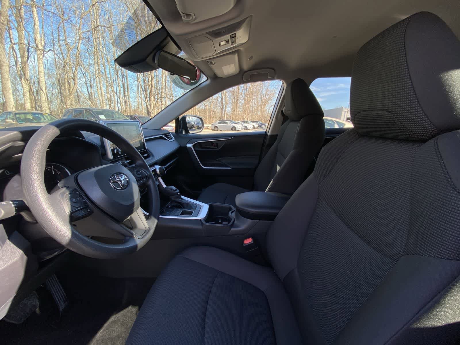 Thumbnail: 2025 Toyota RAV4 - 24