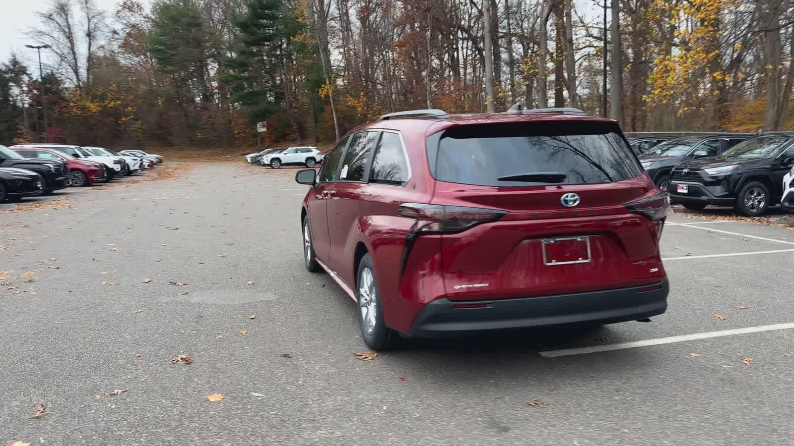 Thumbnail: 2025 Toyota Sienna - 7