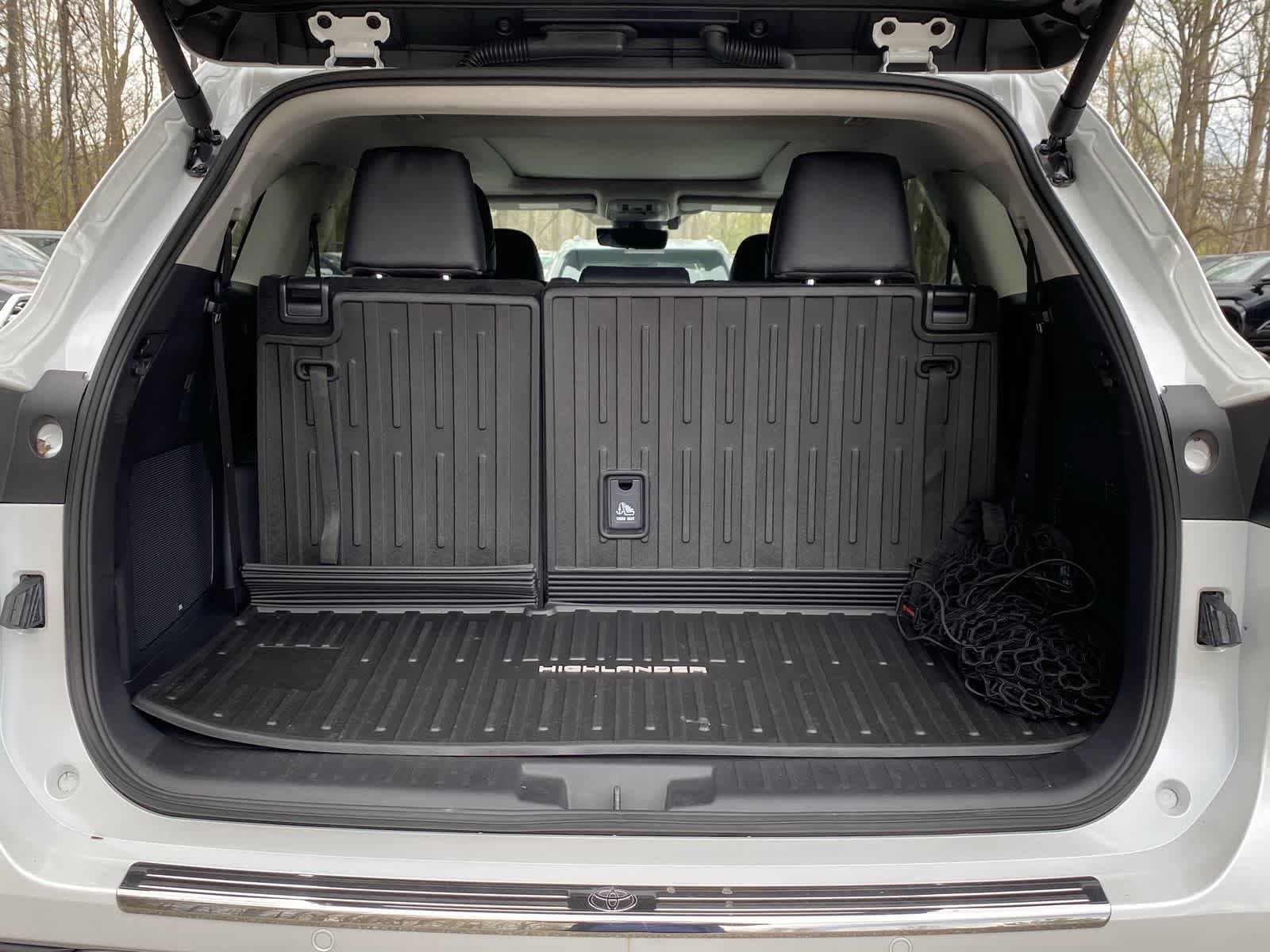 Thumbnail: 2025 Toyota Highlander - 13