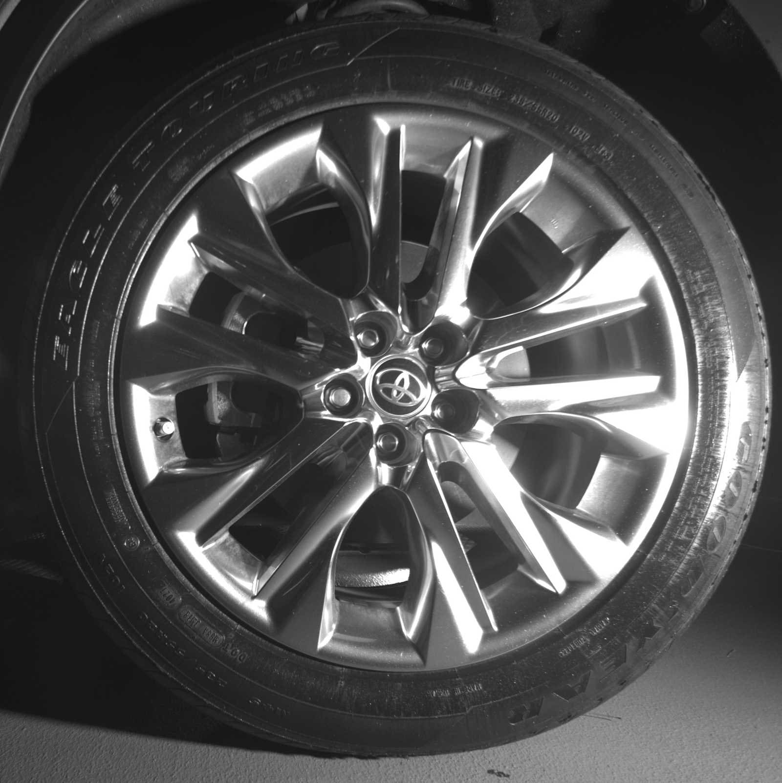 Thumbnail: 2022 Toyota Highlander - 9