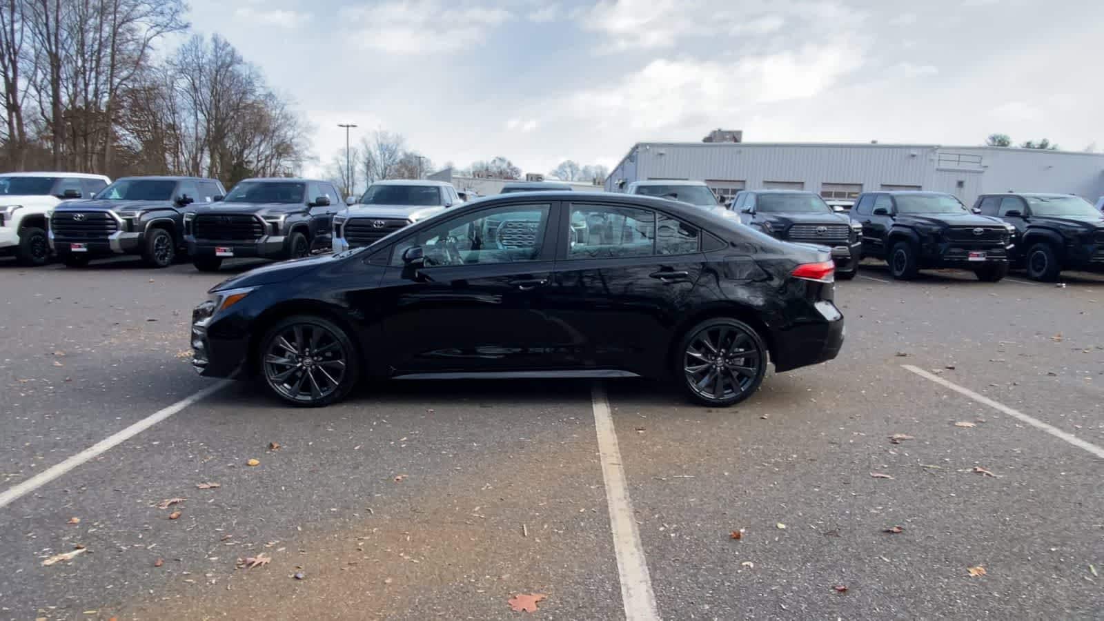 Thumbnail: 2025 Toyota Corolla - 10