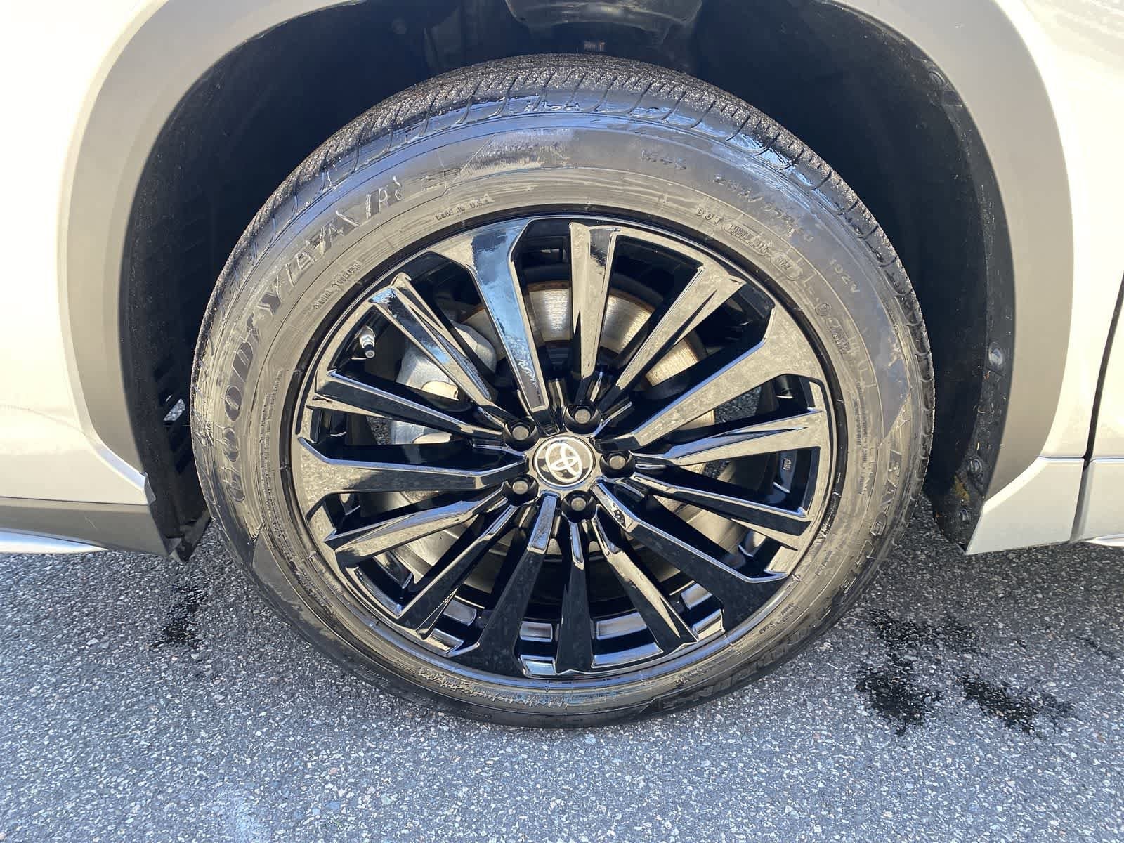 Thumbnail: 2025 Toyota Highlander - 13