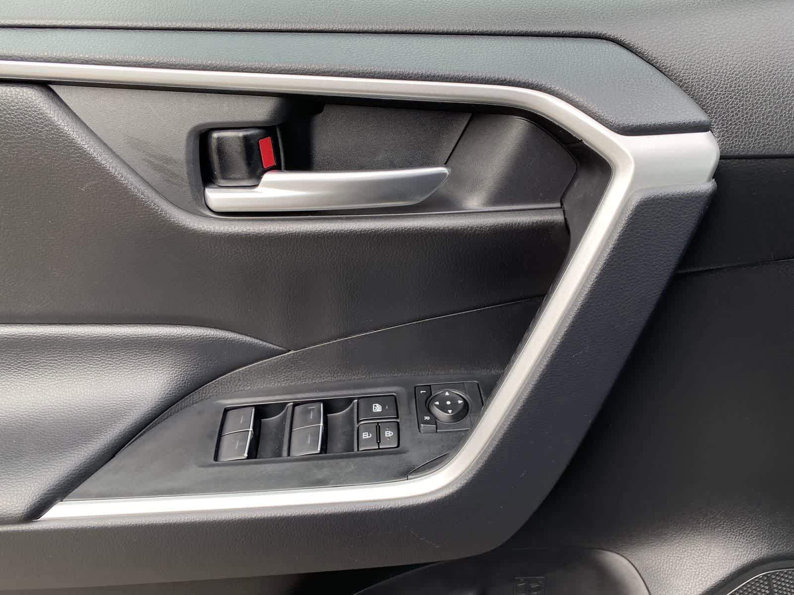 Thumbnail: 2025 Toyota RAV4 - 19