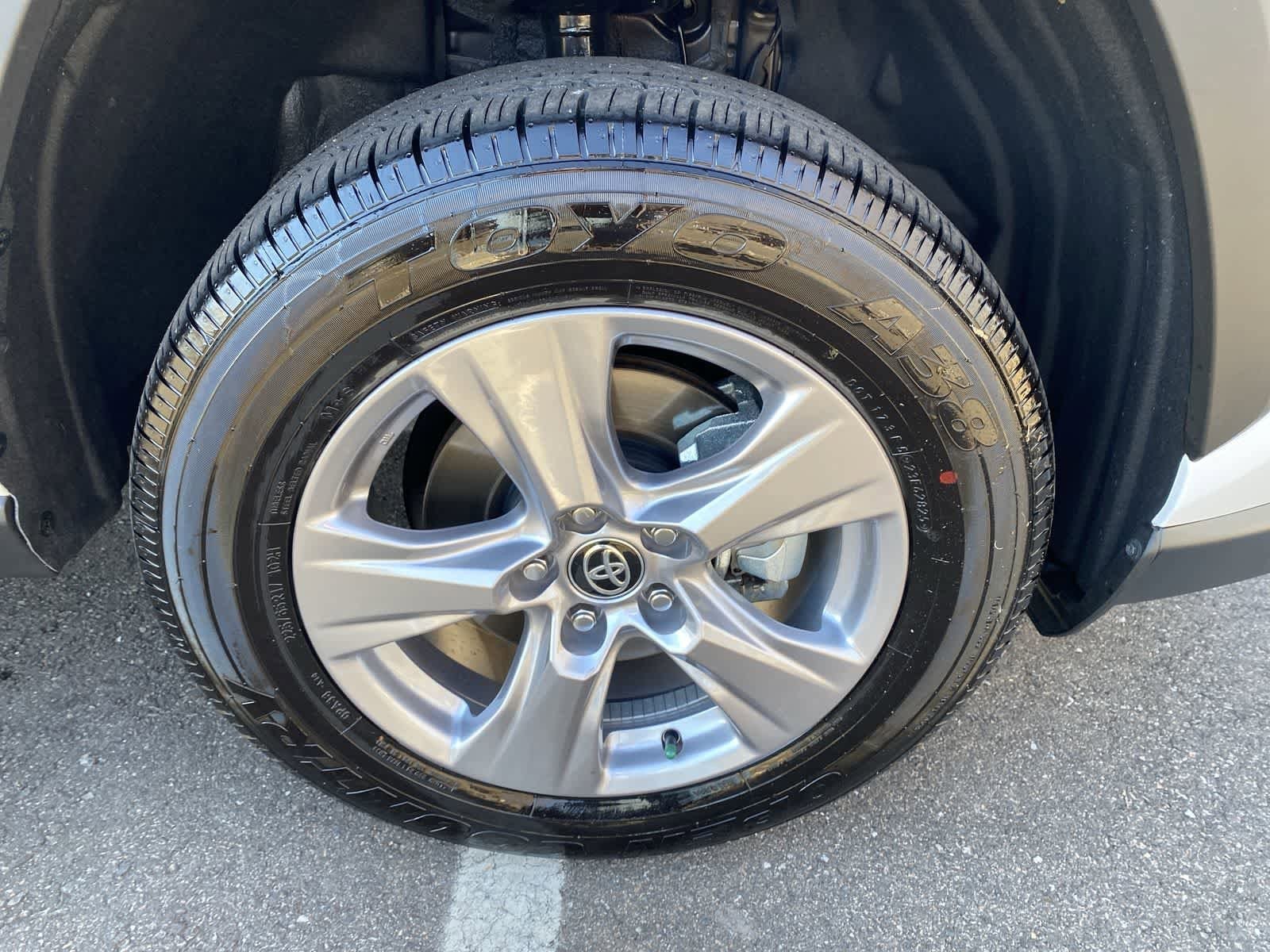 Thumbnail: 2025 Toyota RAV4 - 21