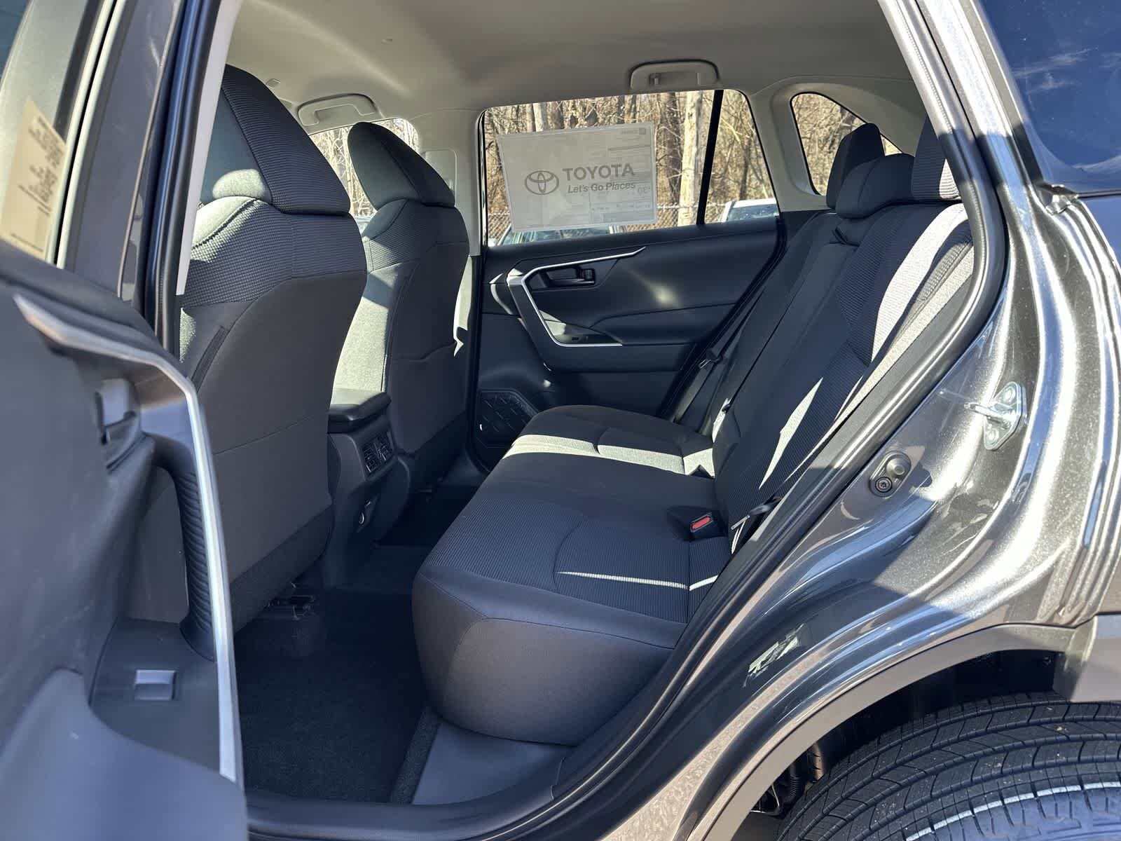 Thumbnail: 2025 Toyota RAV4 - 30