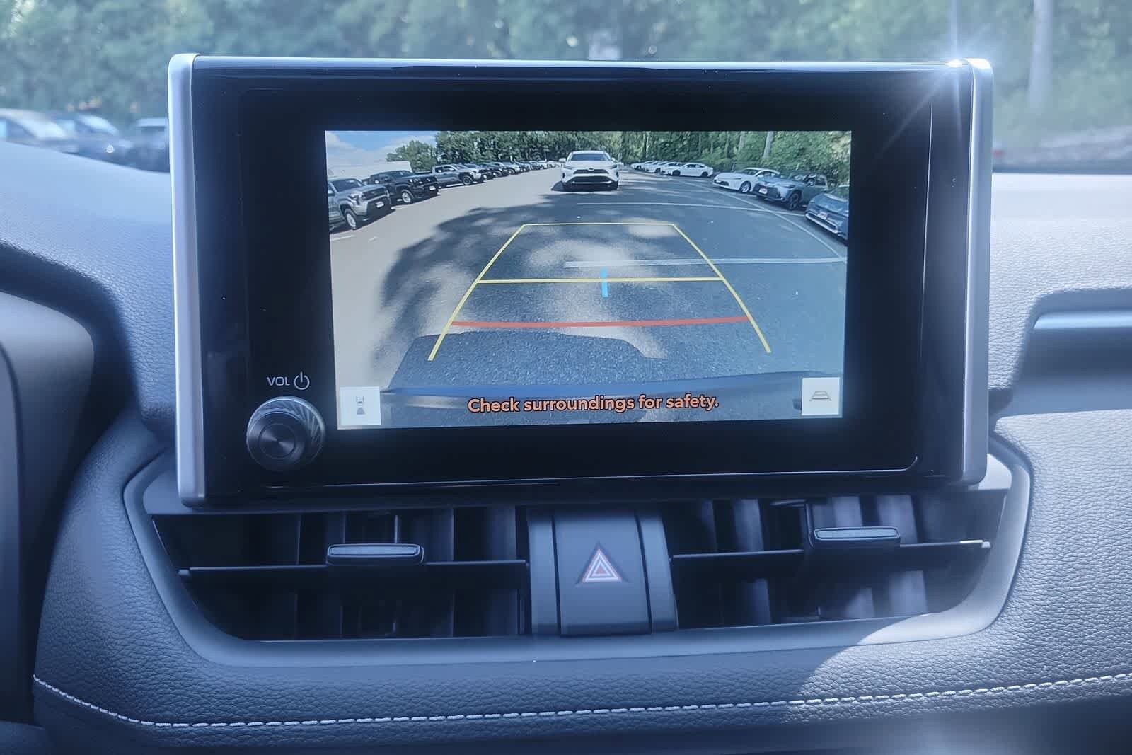 2025 Toyota RAV4 XLE 26
