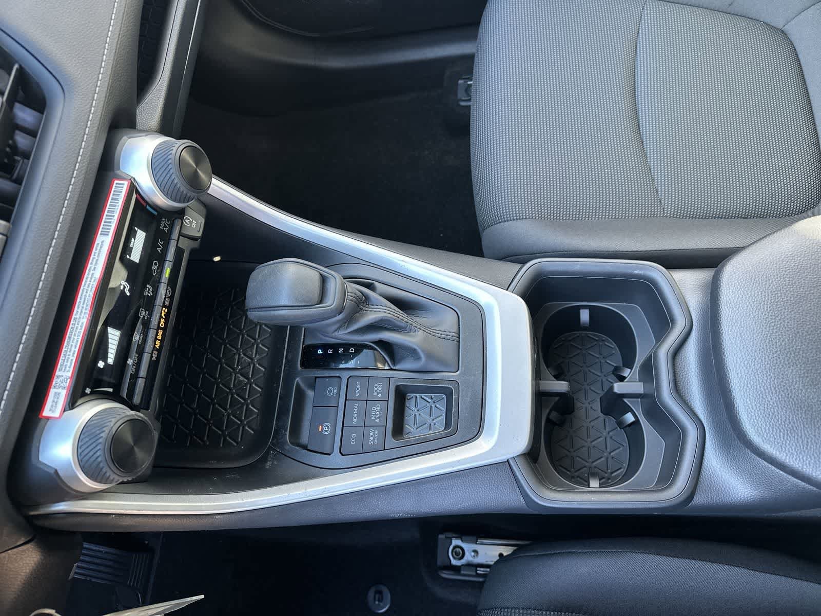 Thumbnail: 2025 Toyota RAV4 - 26