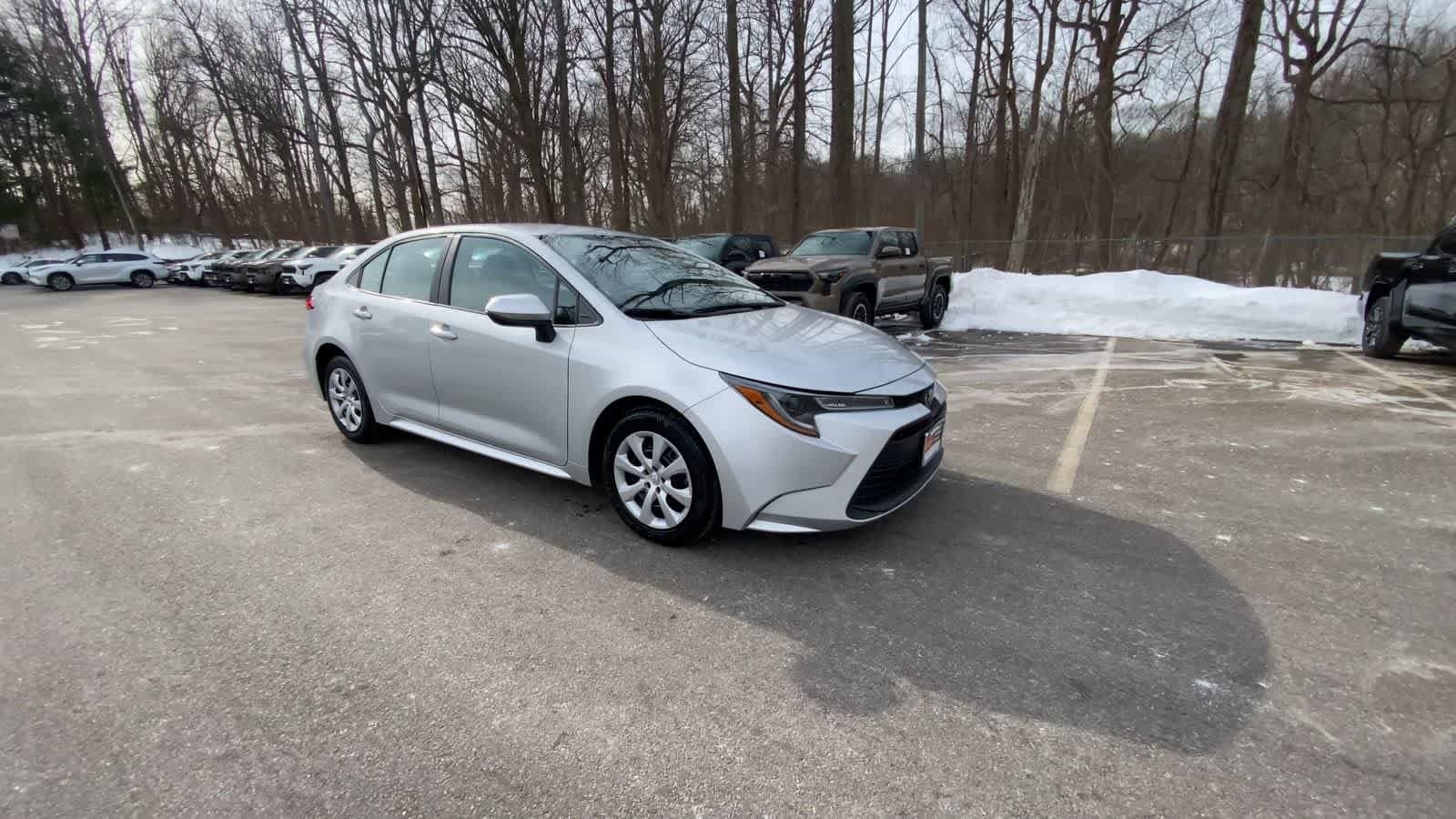 Used 2024 Toyota Corolla LE with VIN 5YFB4MDE2RP115079 for sale in Northfield, Minnesota